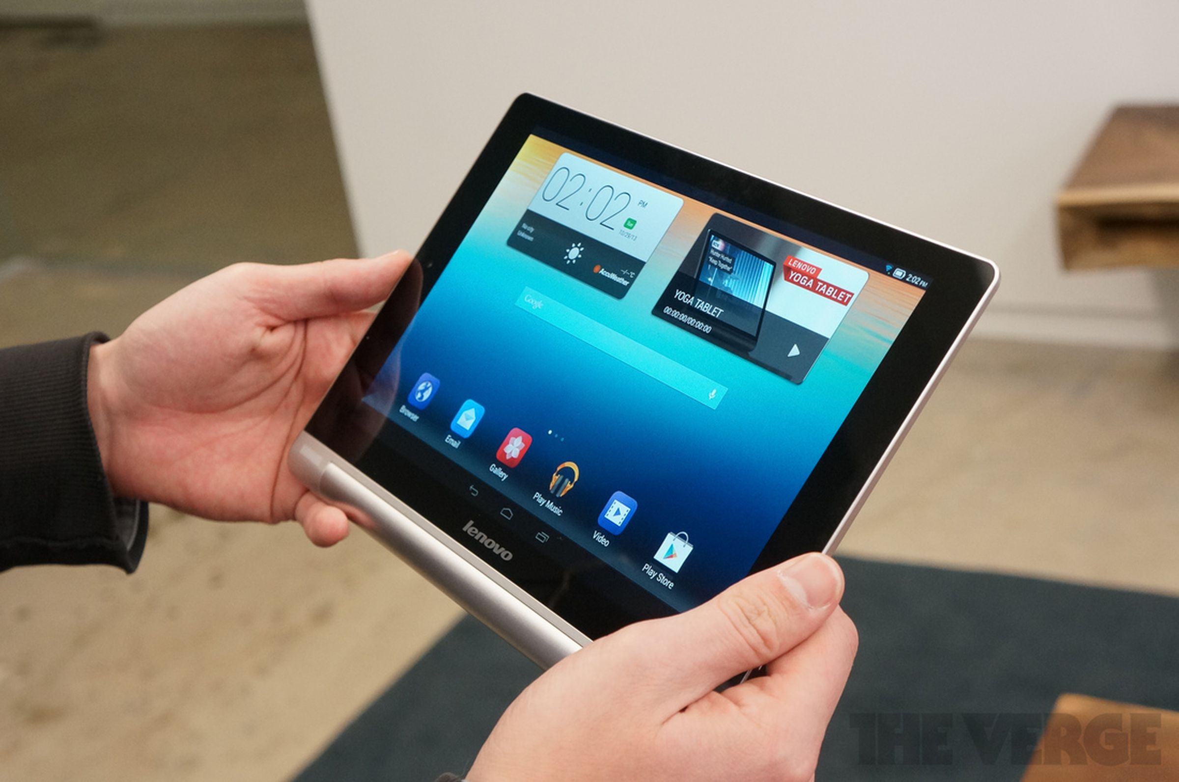 Lenovo Yoga Tablet hands-on