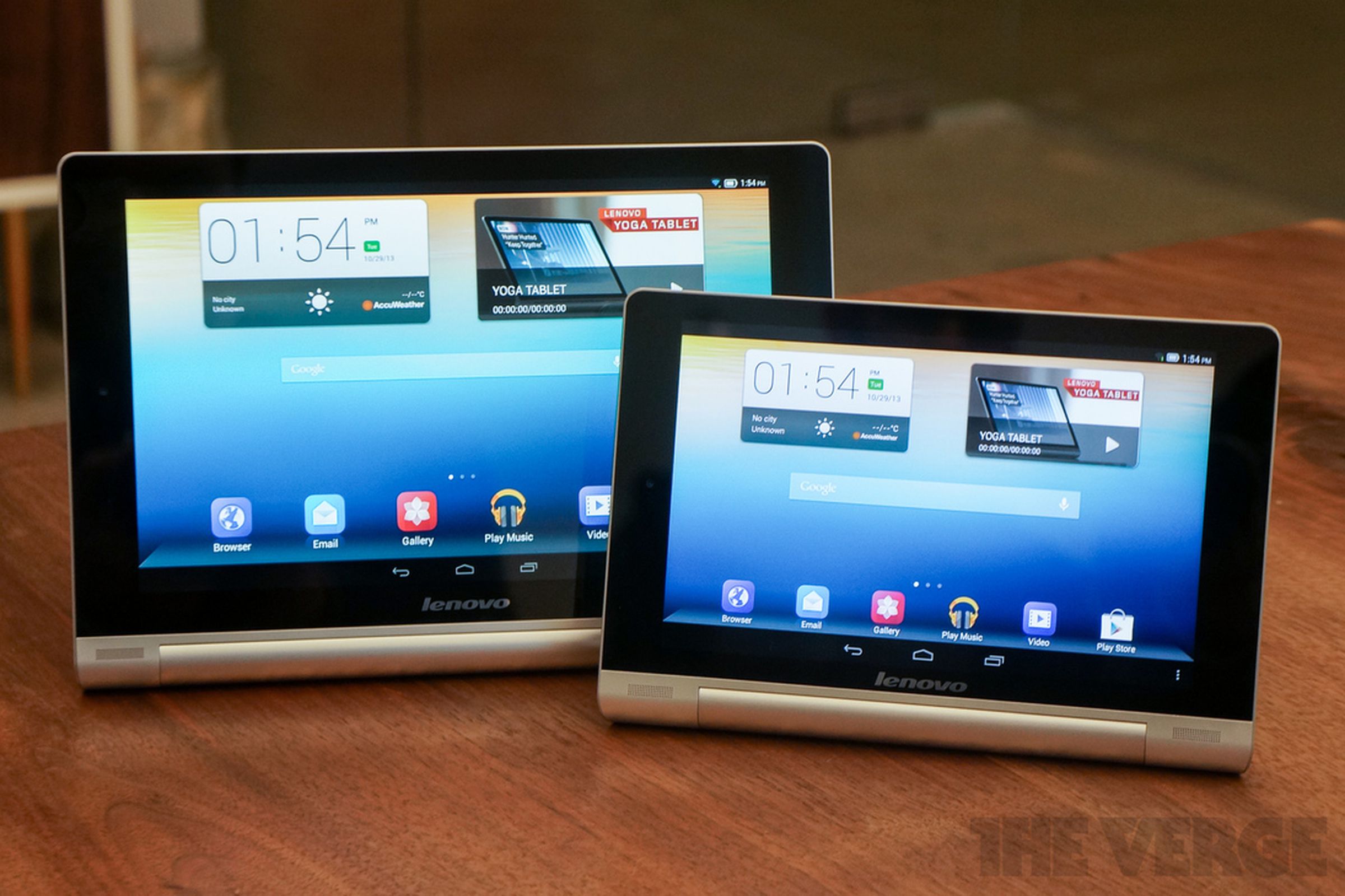Gallery Photo: Lenovo Yoga Tablet hands-on