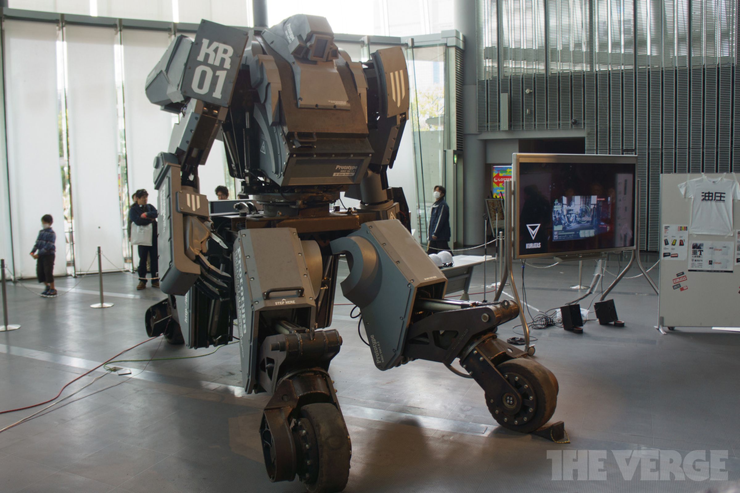 Виды боевых роботов. Японский боевой робот Kuratas. Японский мех робот Куратас. Боевой робот Kuratas 2021. Роботы реальные.