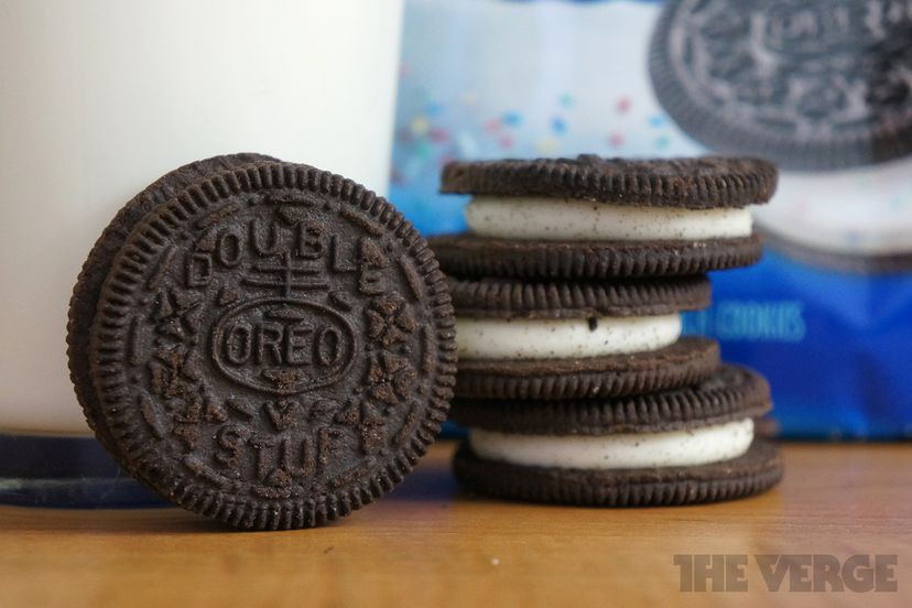 How Oreos Rapid Response Team Lit Up Twitter With A Super Bowl 