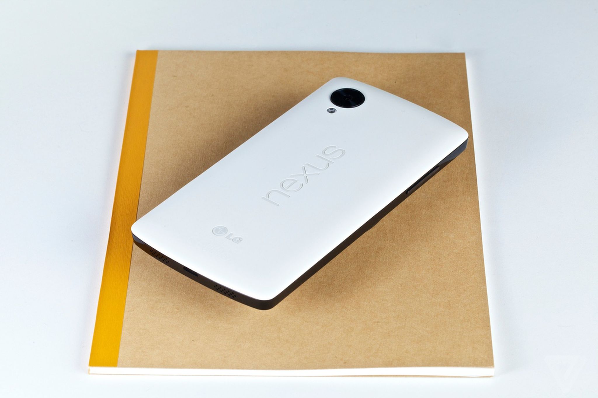 The Pixel’s camera bar is here to stay, and that’s a good thing - The Verge