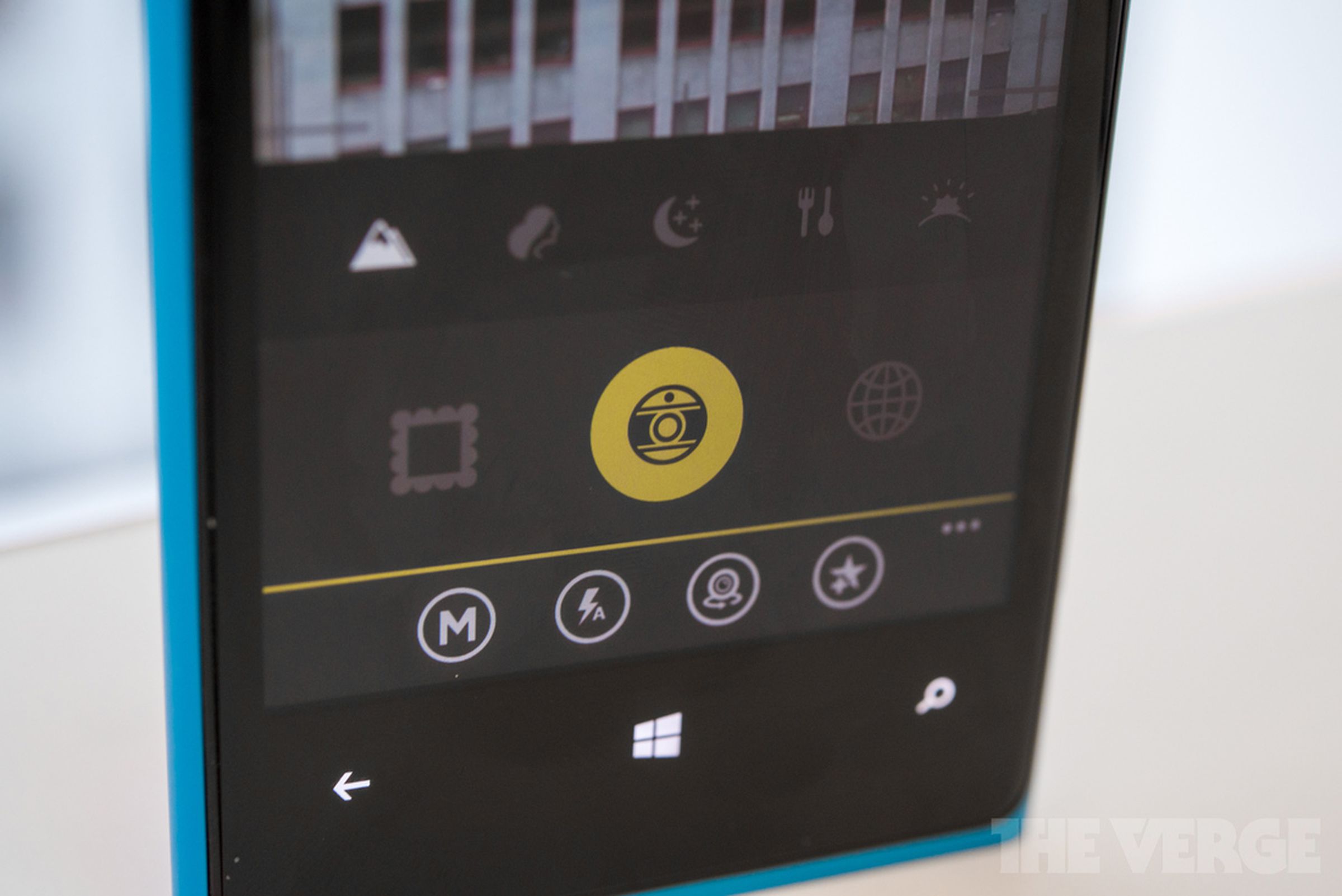 Hipstamatic Oggl with Instagram support for Lumia Windows Phones (hands-on pictures)