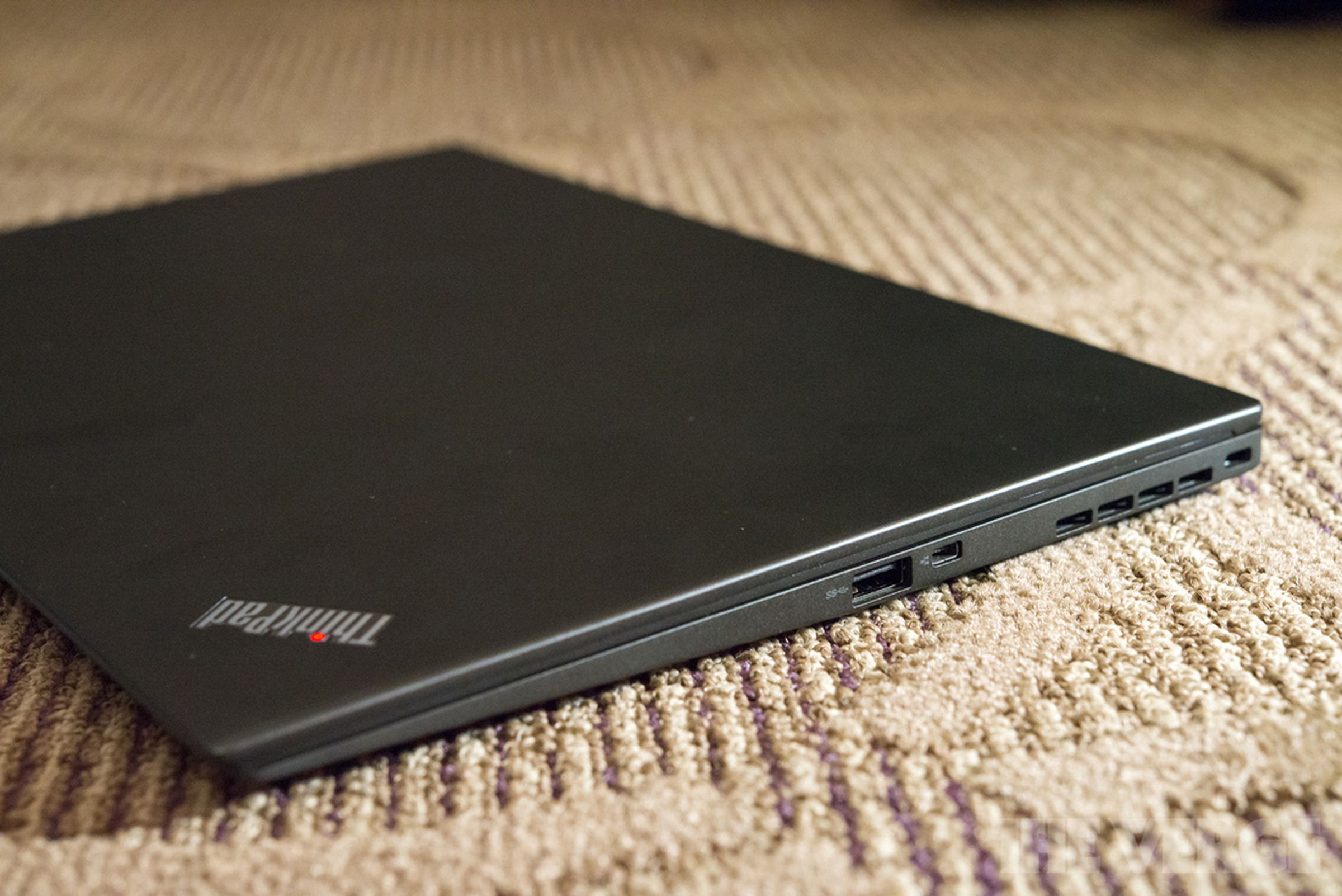 Lenovo Thinkpad X1 Carbon hands-on photos