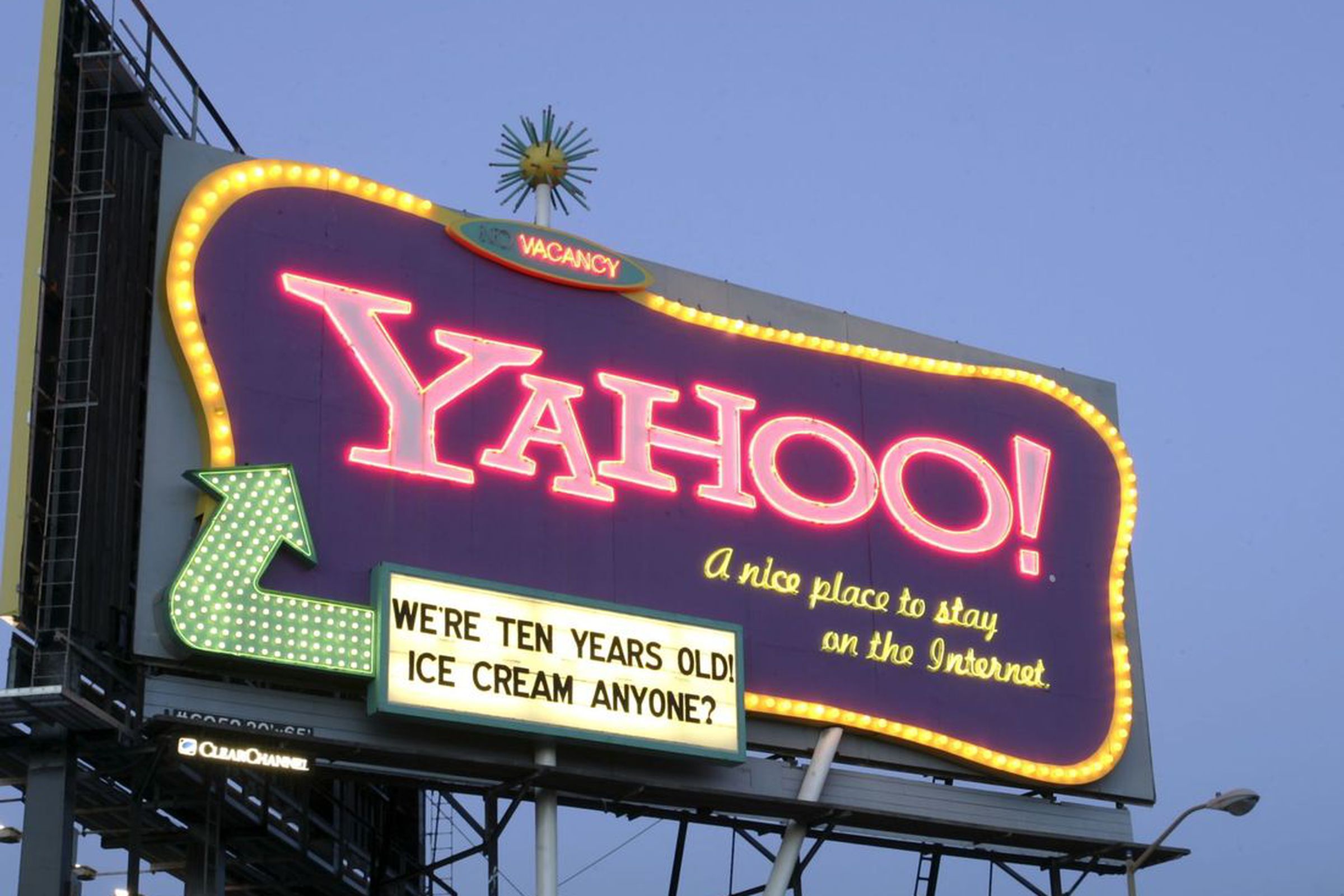 Yahoo billboard