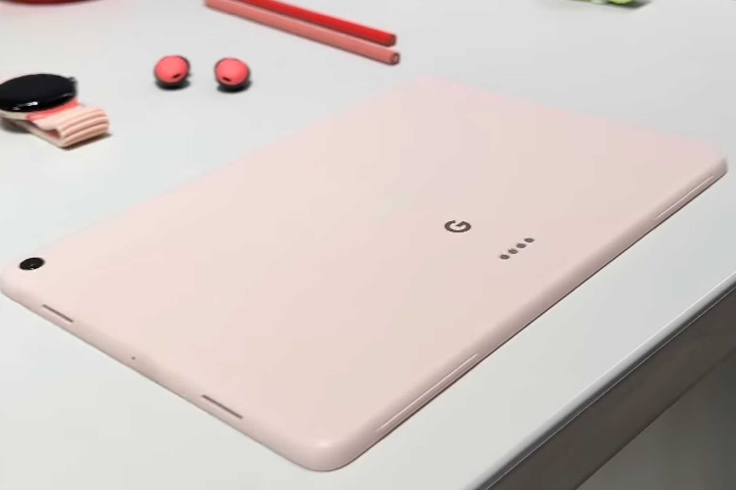 A screenshot of the Pixel Tablet in a coral color.