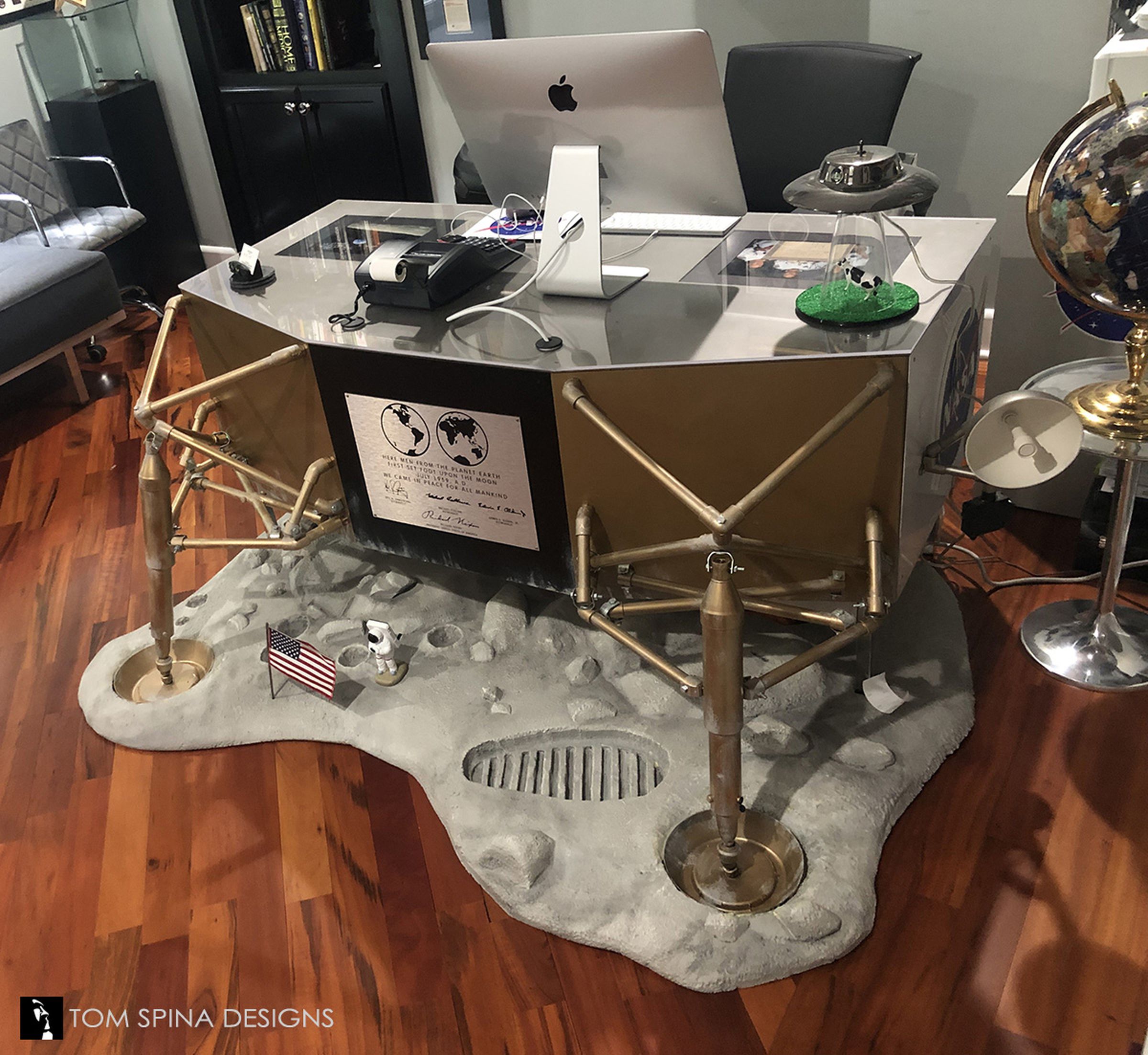 A desk made to look like the Apollo 11 lunar lander