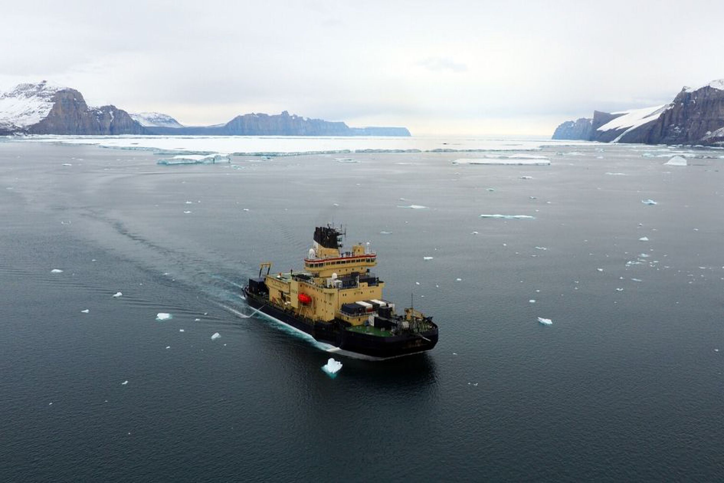 Swedish icebreaker Oden mapping in previously uncharted areas of Northern Greenland during the 2019 Ryder Expedition. The data were contributed to the Seabed 2030 Project.