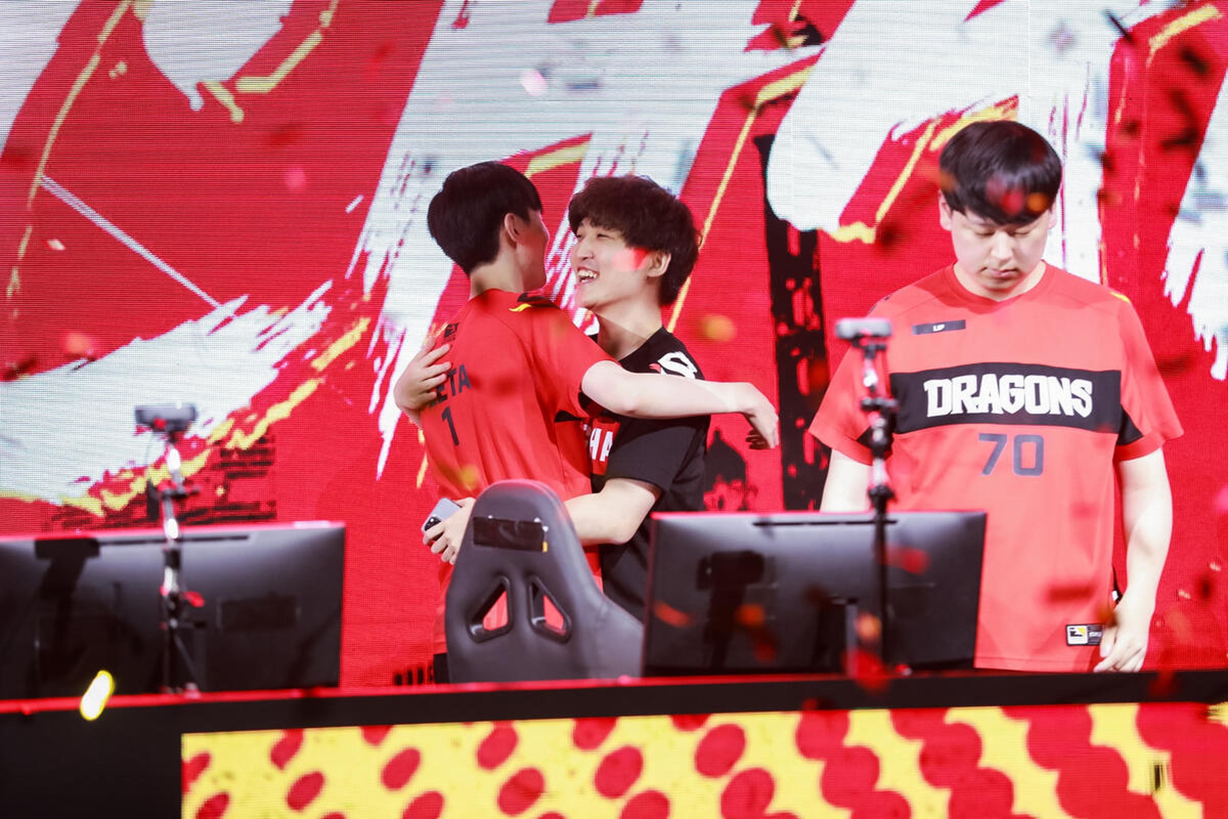 The Shanghai Dragons at the moment of their 2021 grand finals victory.