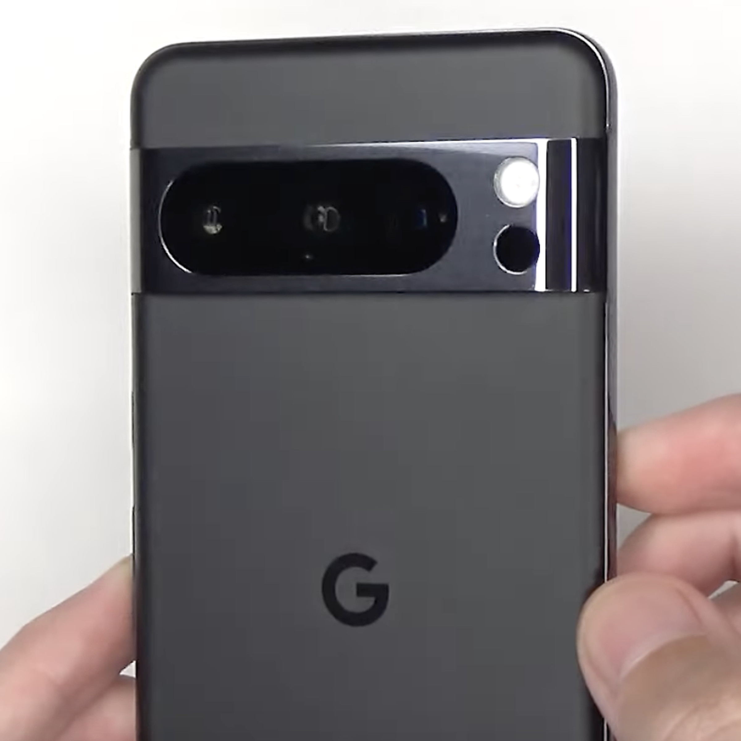A screenshot of the Pixel 8 Pro unboxing