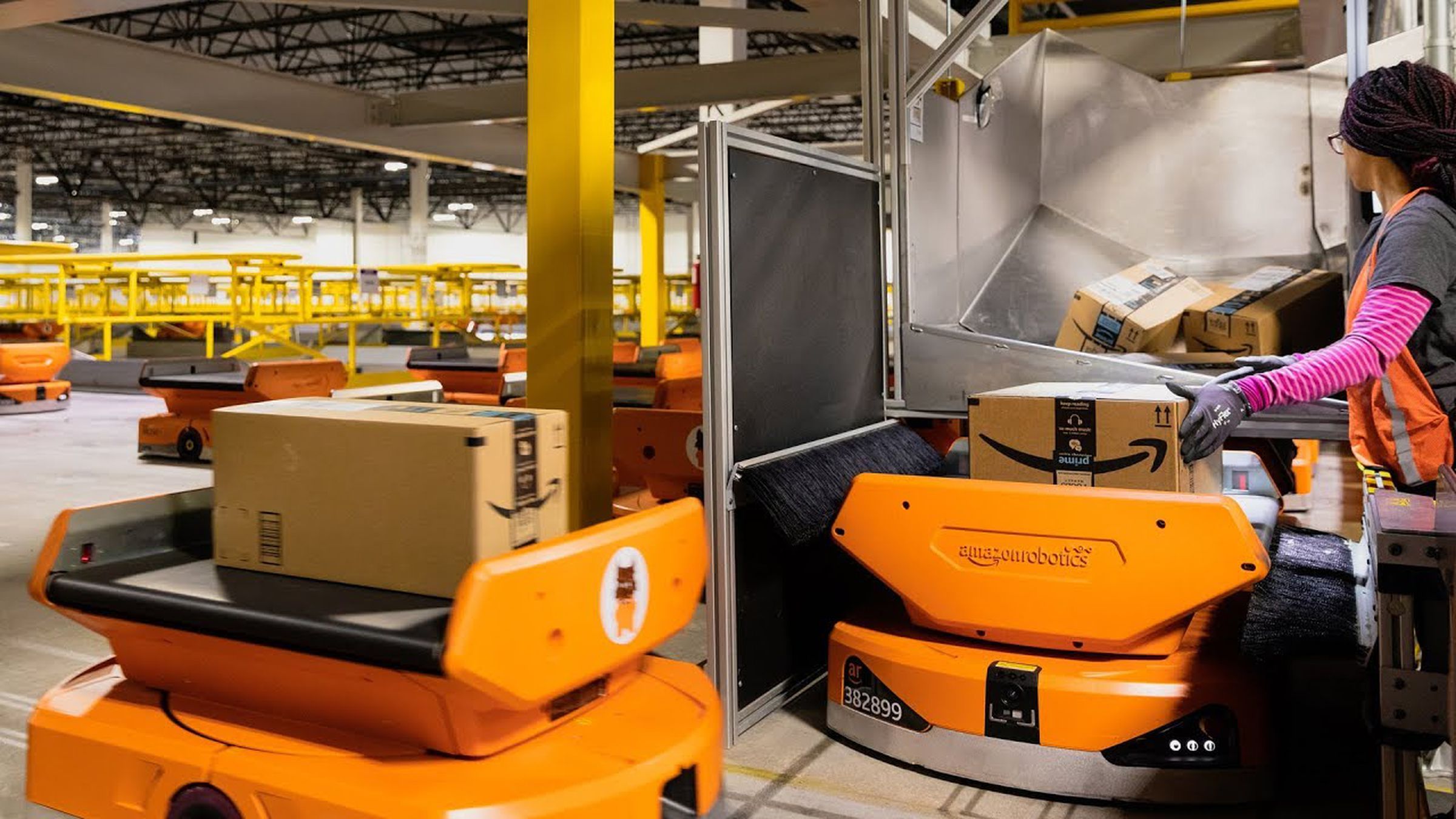 Amazon showed off two new warehouse robots at re:MARS: Pegasus and Xanthus. 