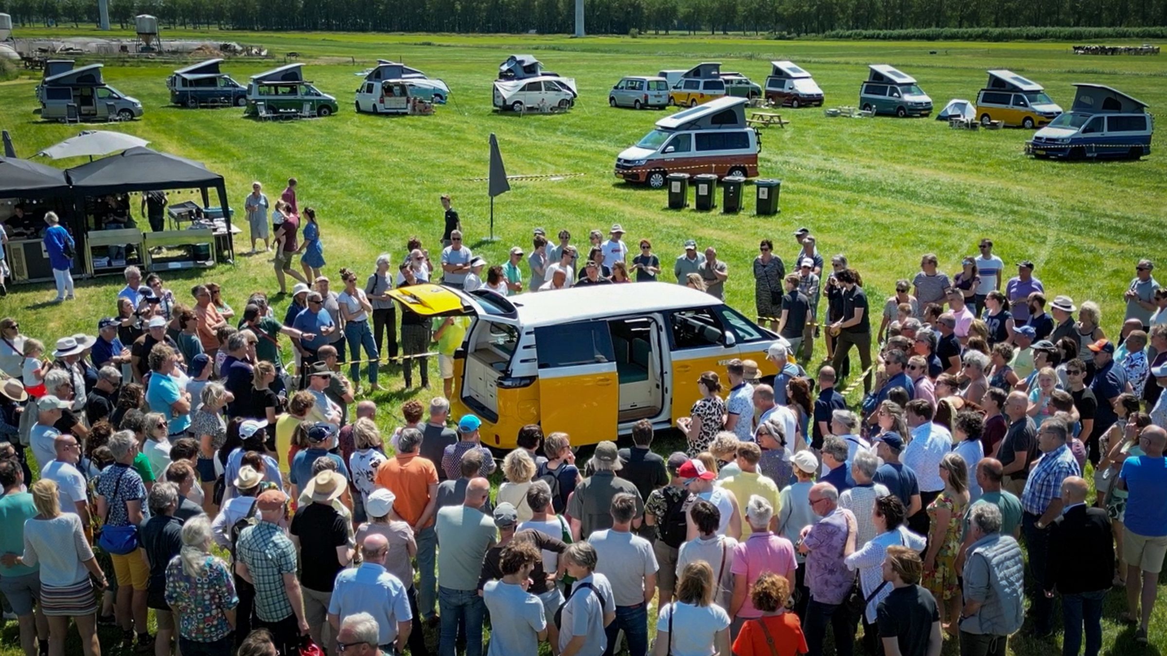<em>The eVentje drew a crowd when unveiled last month.</em>