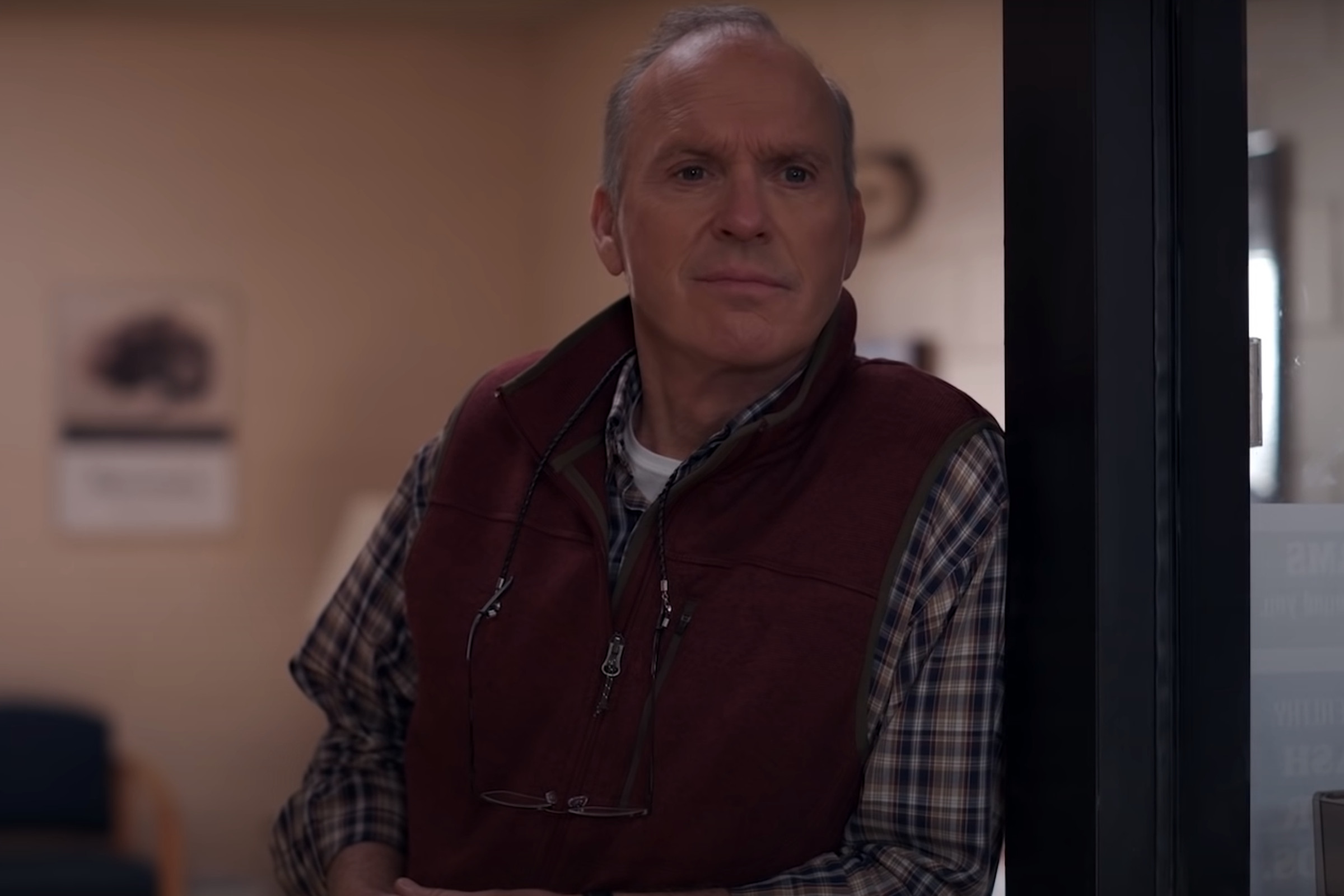 Michael Keaton stars as a doctor who prescribes OxyContin to his patients in Dopesick