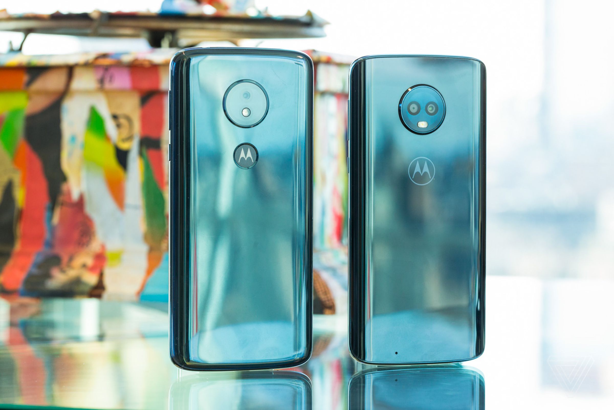 Moto G6 Play (left) and G6 (right)