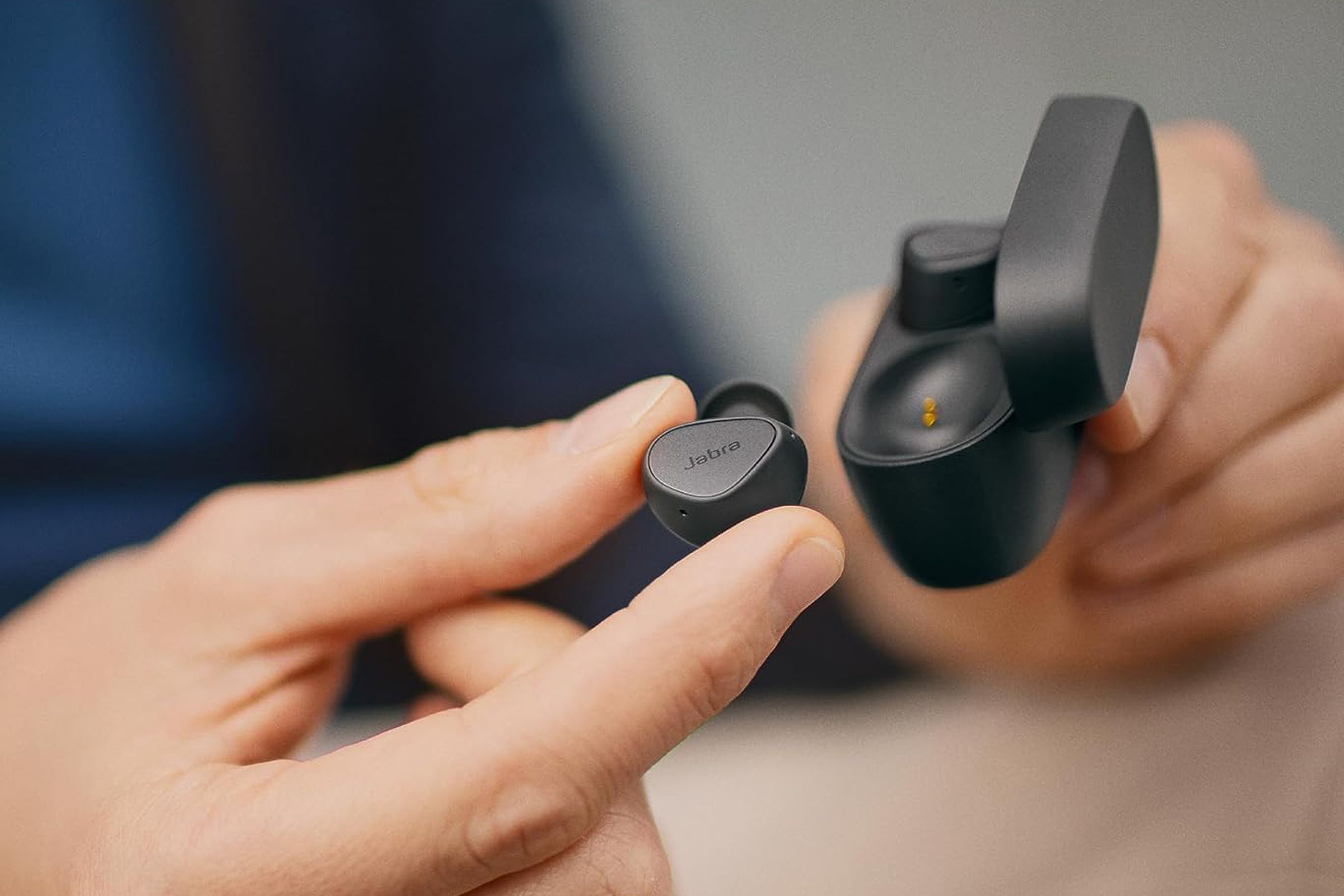 Cyber Monday deal knocks $100 off the Oura smart ring - The Manual