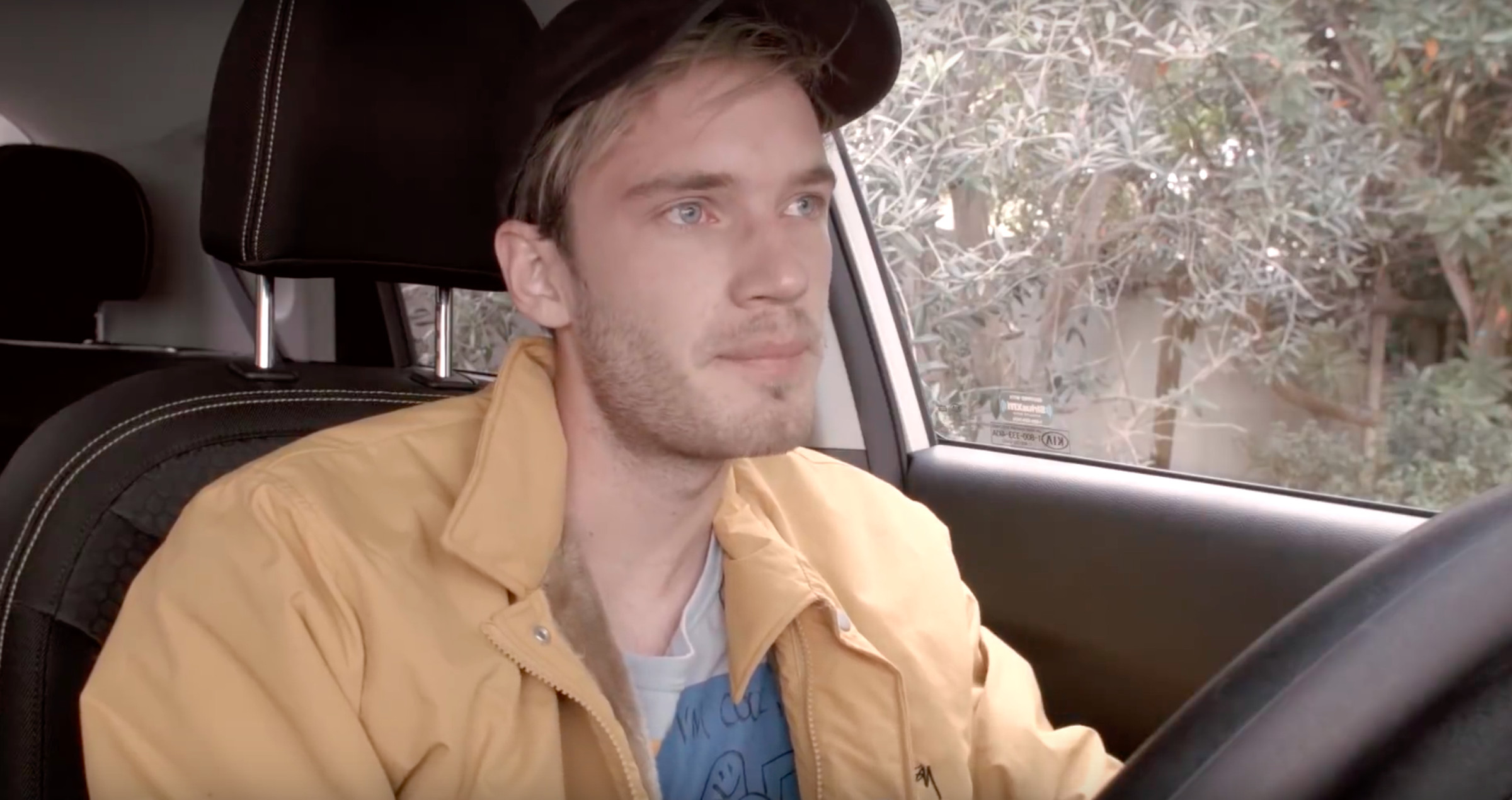 Pewdiepie in 2016, tearing up as he explains why he has to stop daily uploads during a stressful period in his life. 