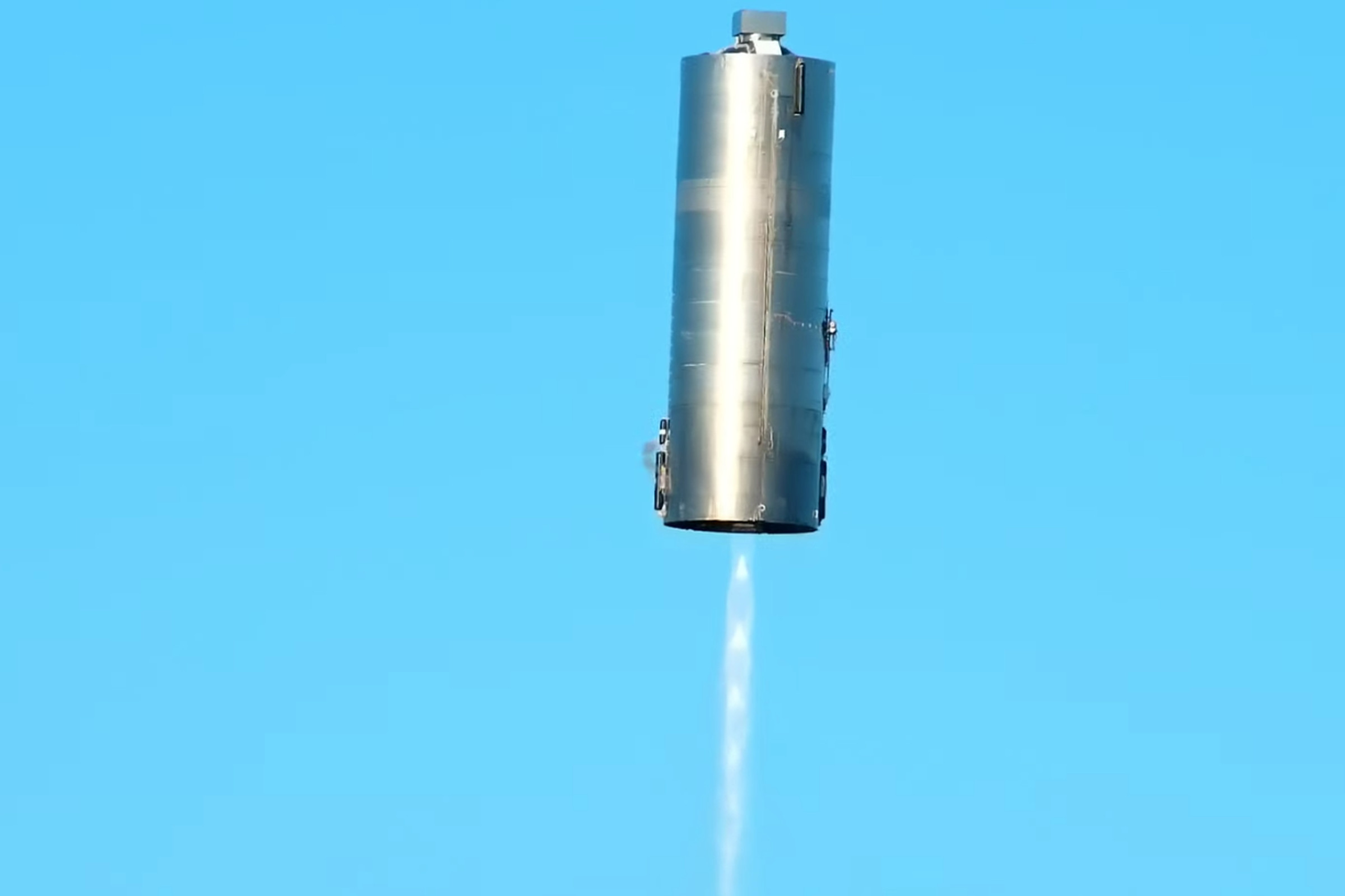 SpaceX’s Starship prototype during the test hop, recorded by LabPadre’s livestream
