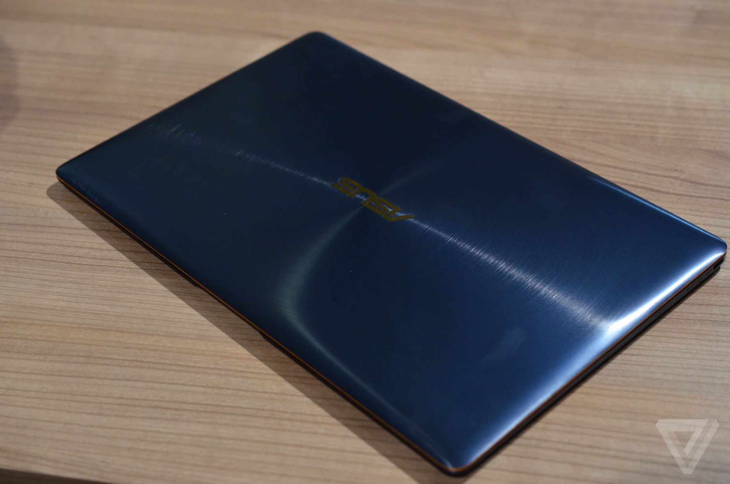 Asus ZenBook 3 hands-on photos