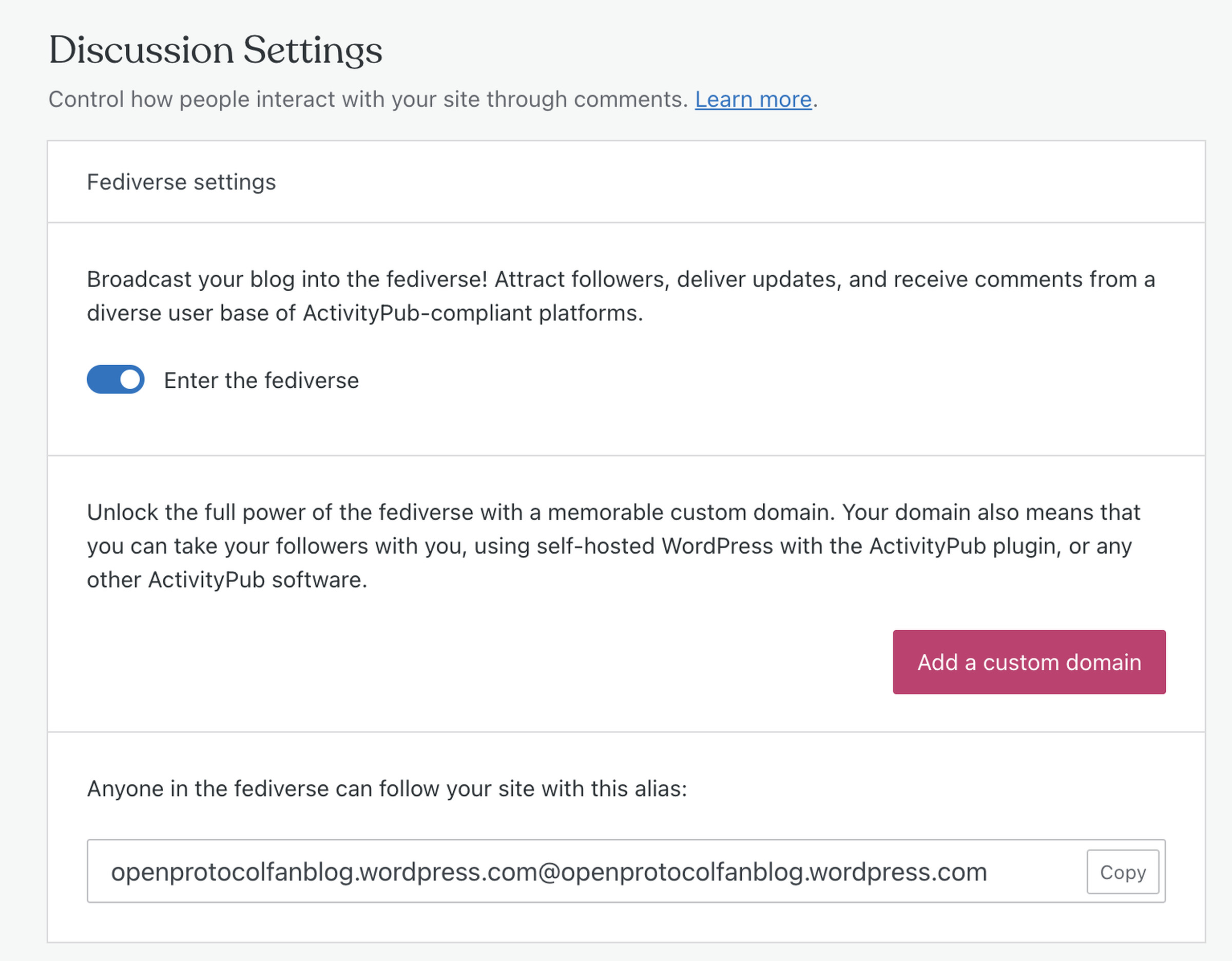 WordPress.com site settings with a toggle for joining the fediverse.