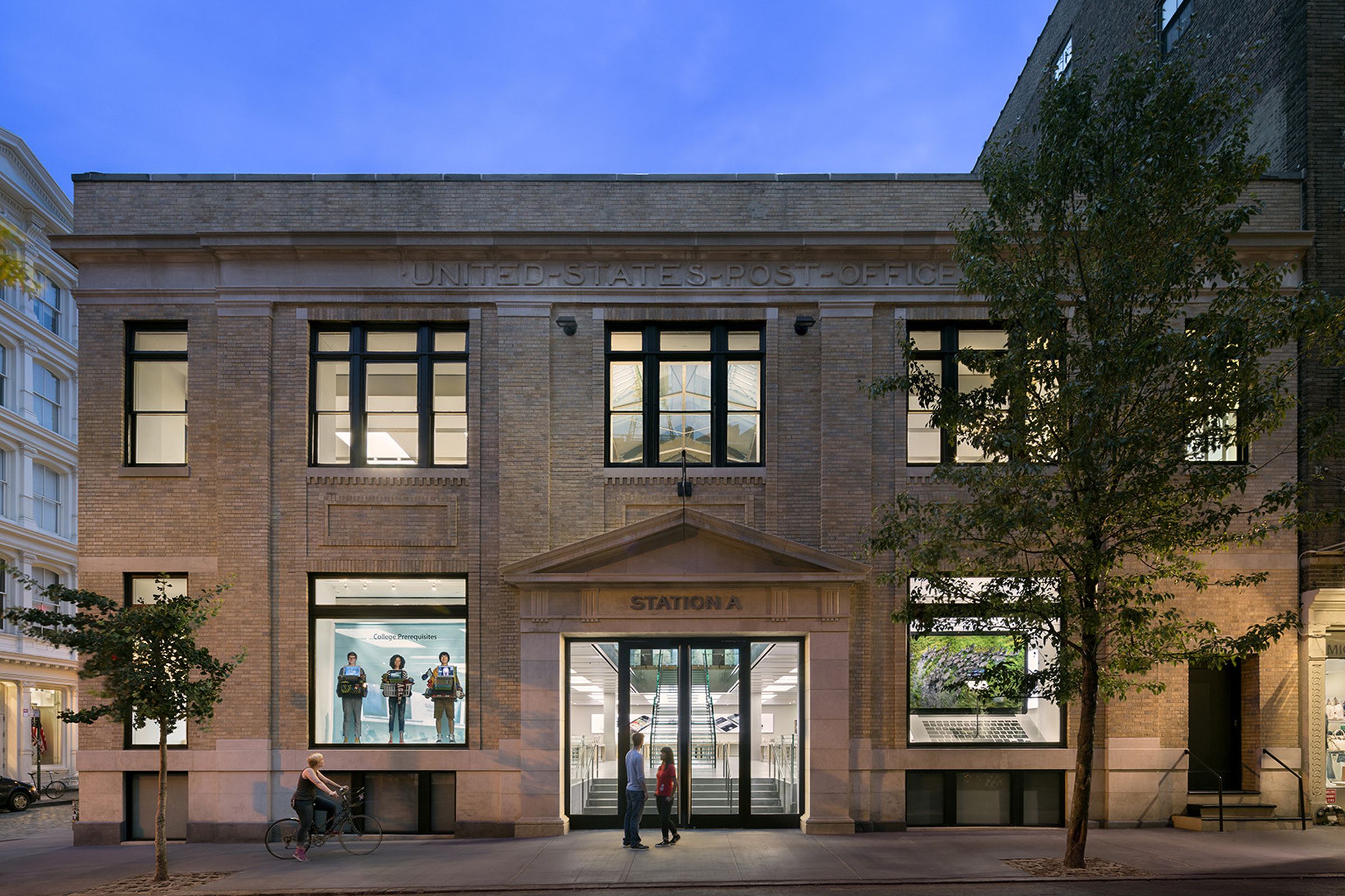 NYC Apple Stores in historic buildings