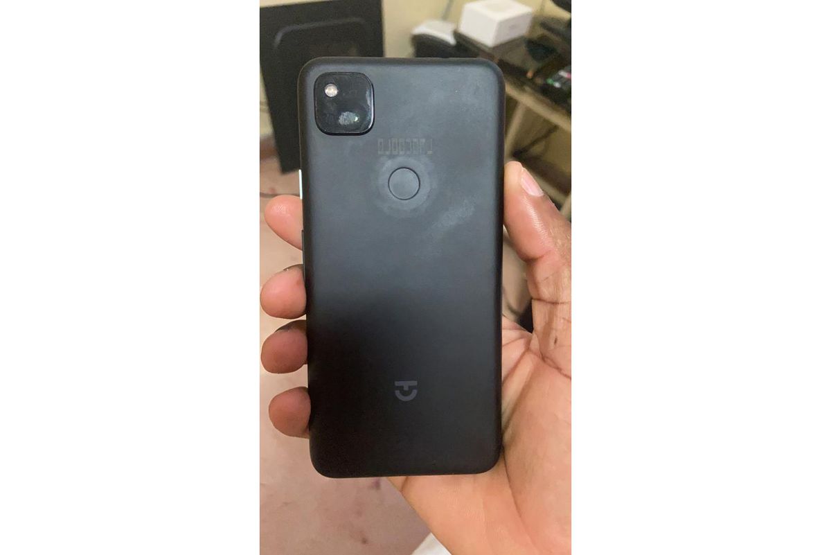 Images of the Pixel 4A in a fabric case may have leaked - The Verge