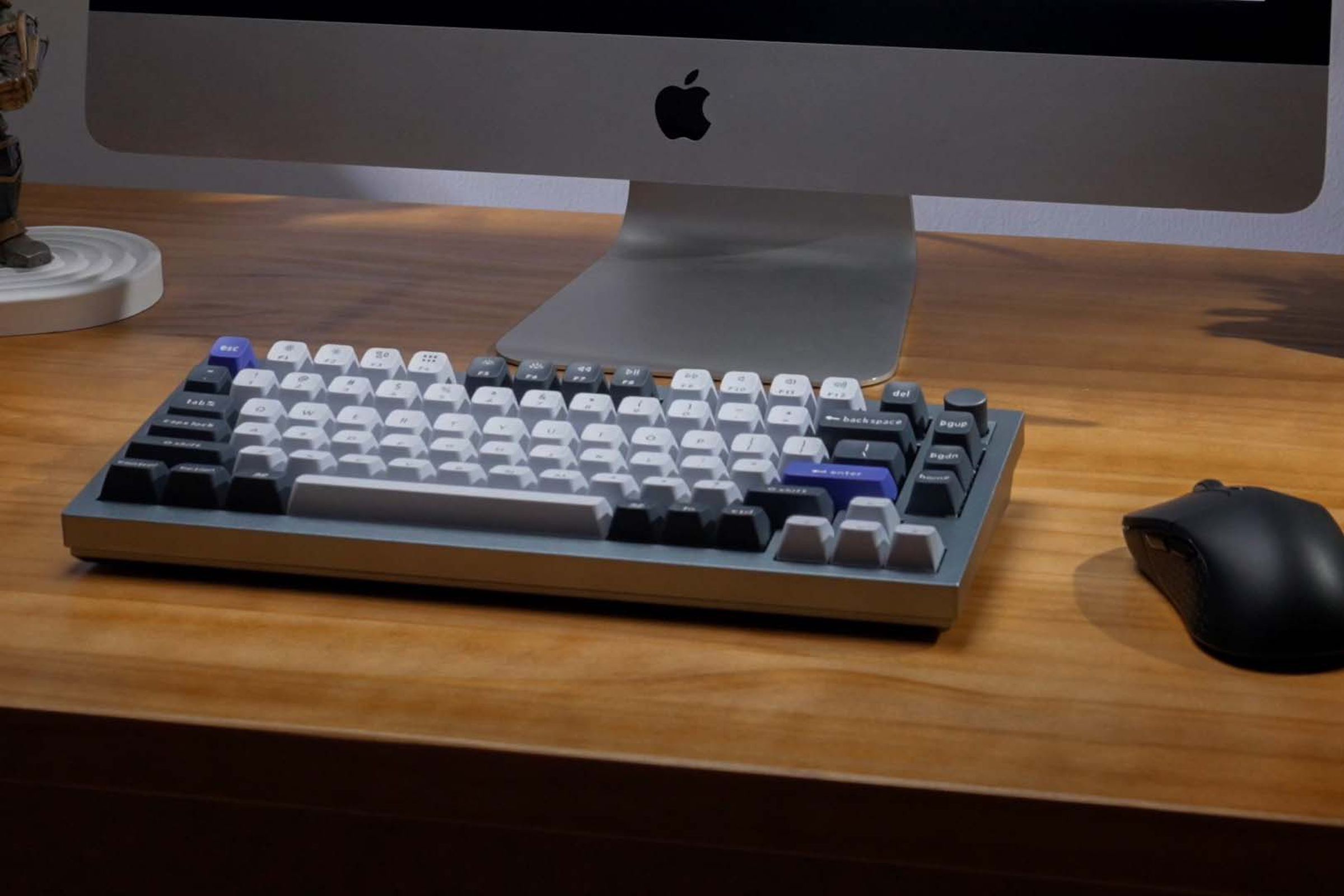 Keychron Q1 Pro in front of an iMac.
