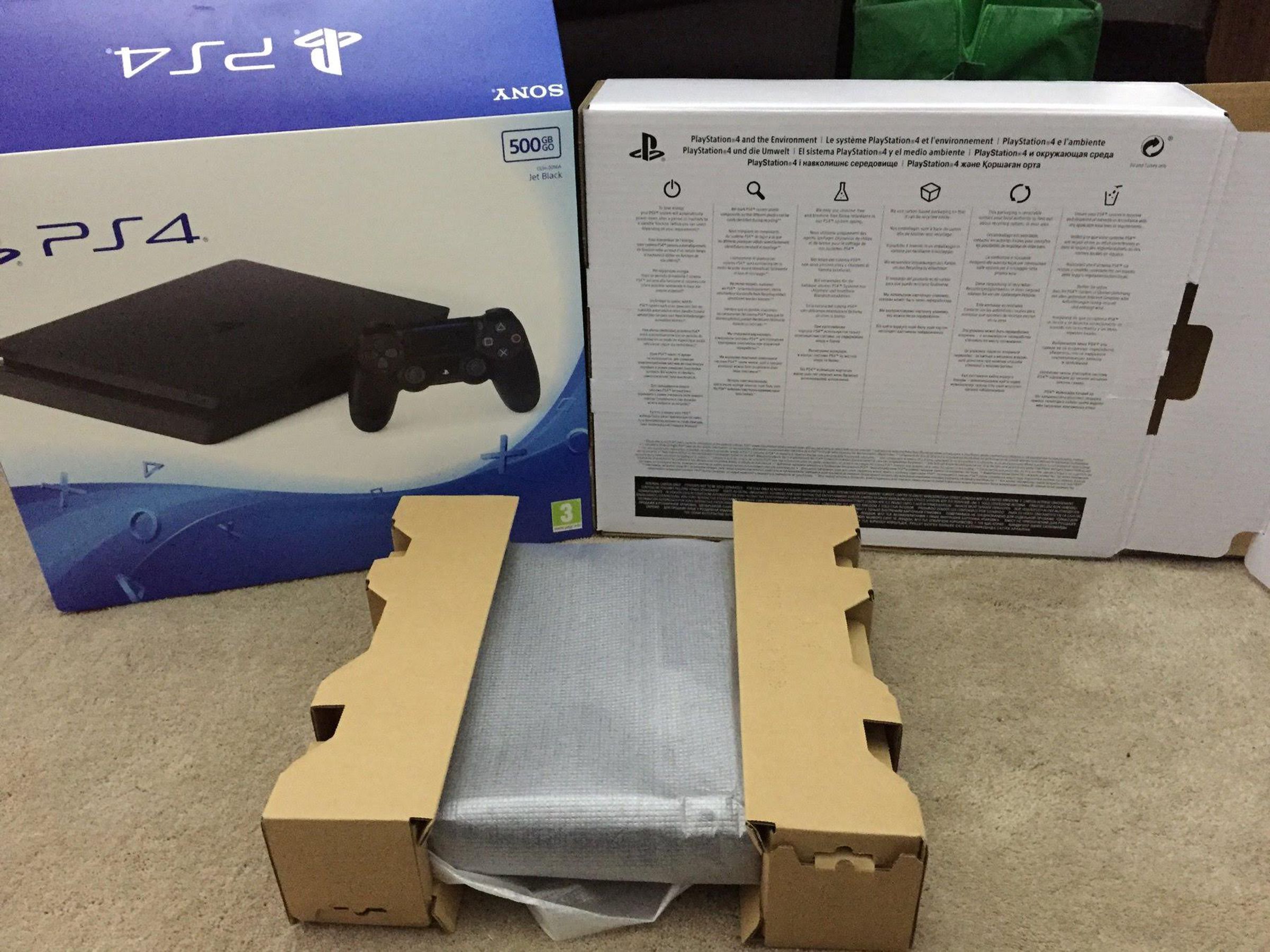 Playstation 4 Slim