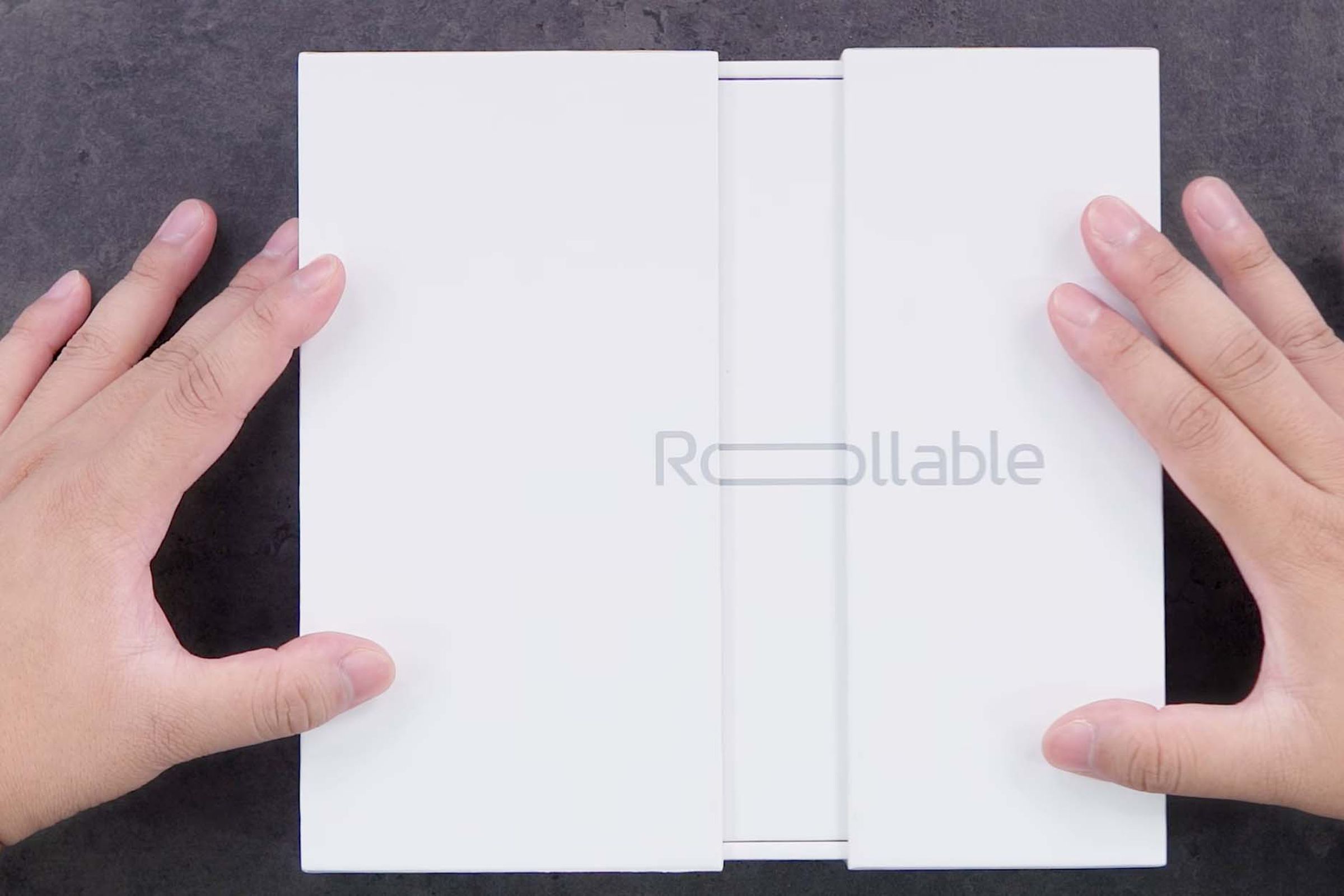 LG Rollable’s box.