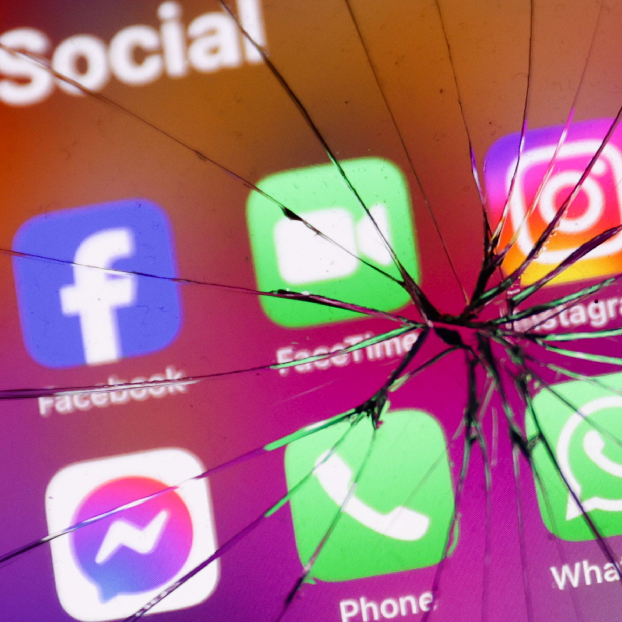 Social Media Apps Through The Broken Glass