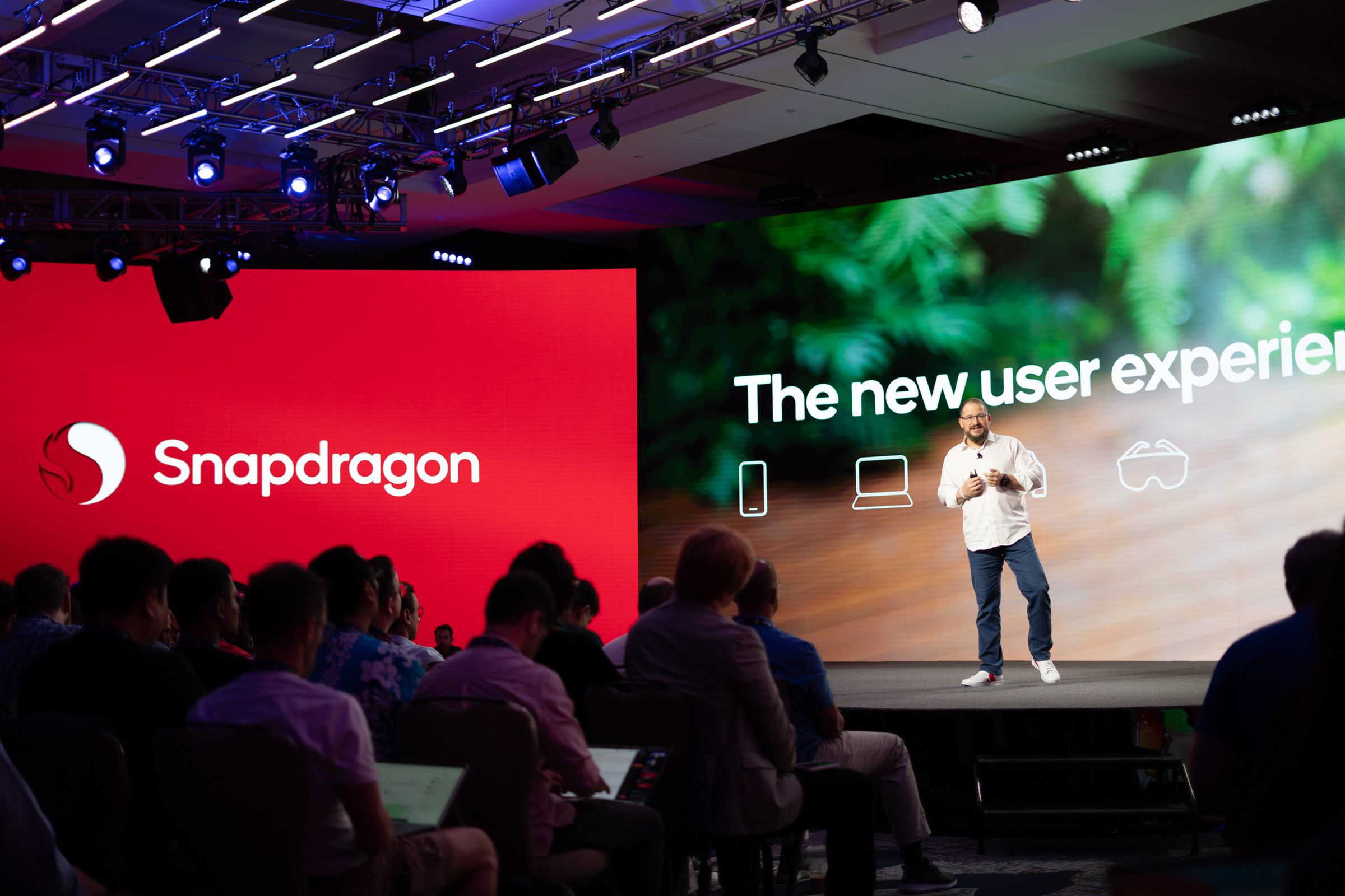 Qualcomm CEO Cristiano Amon presenting onstage at Snapdragon Summit 2023.