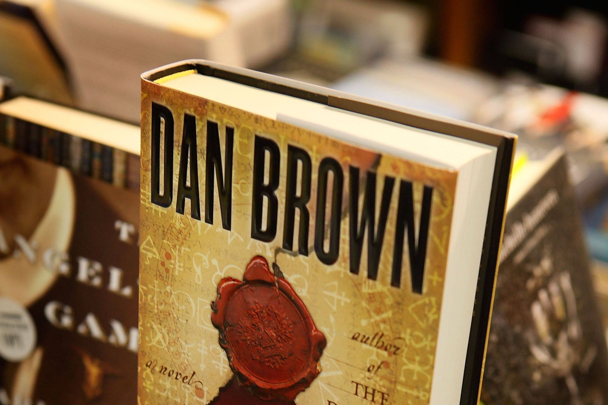 Dan Brown's New Book The Lost Symbol Sells In Record Numbers