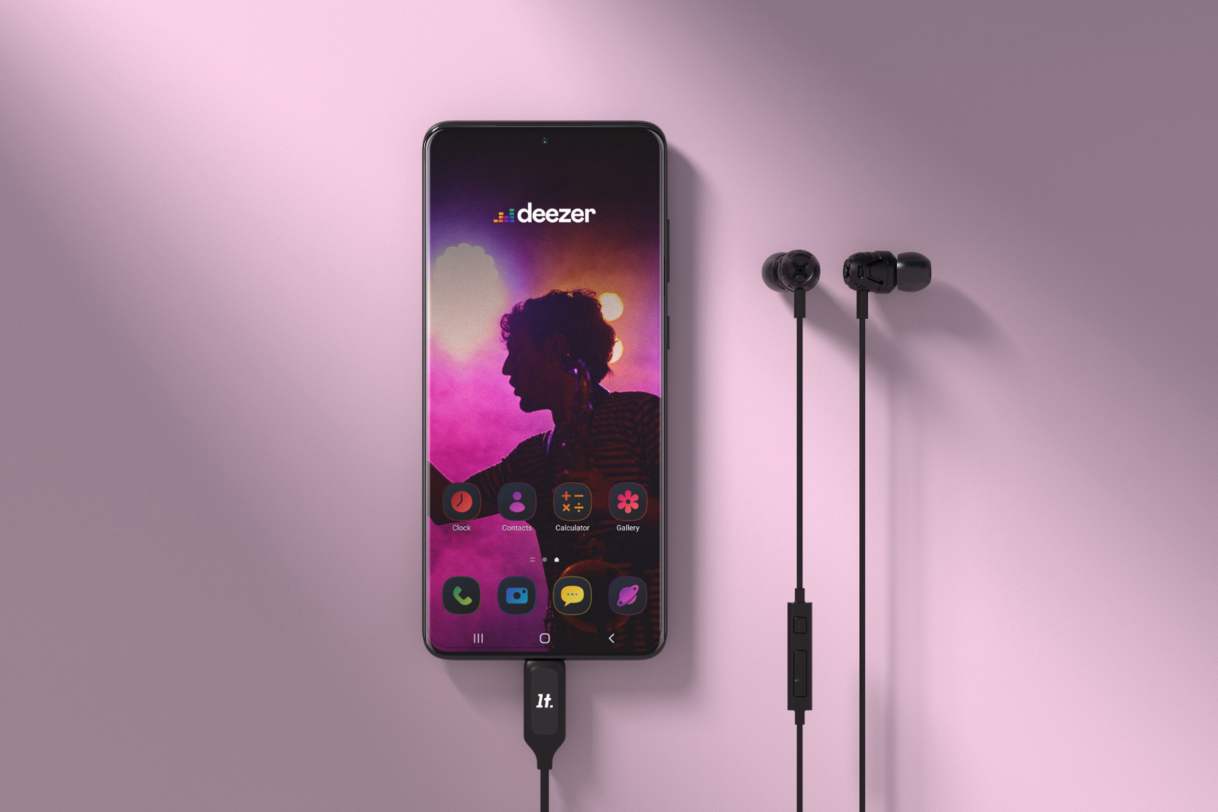 When used with a compatible Samsung device, the headphones launch a custom Deezer theme.