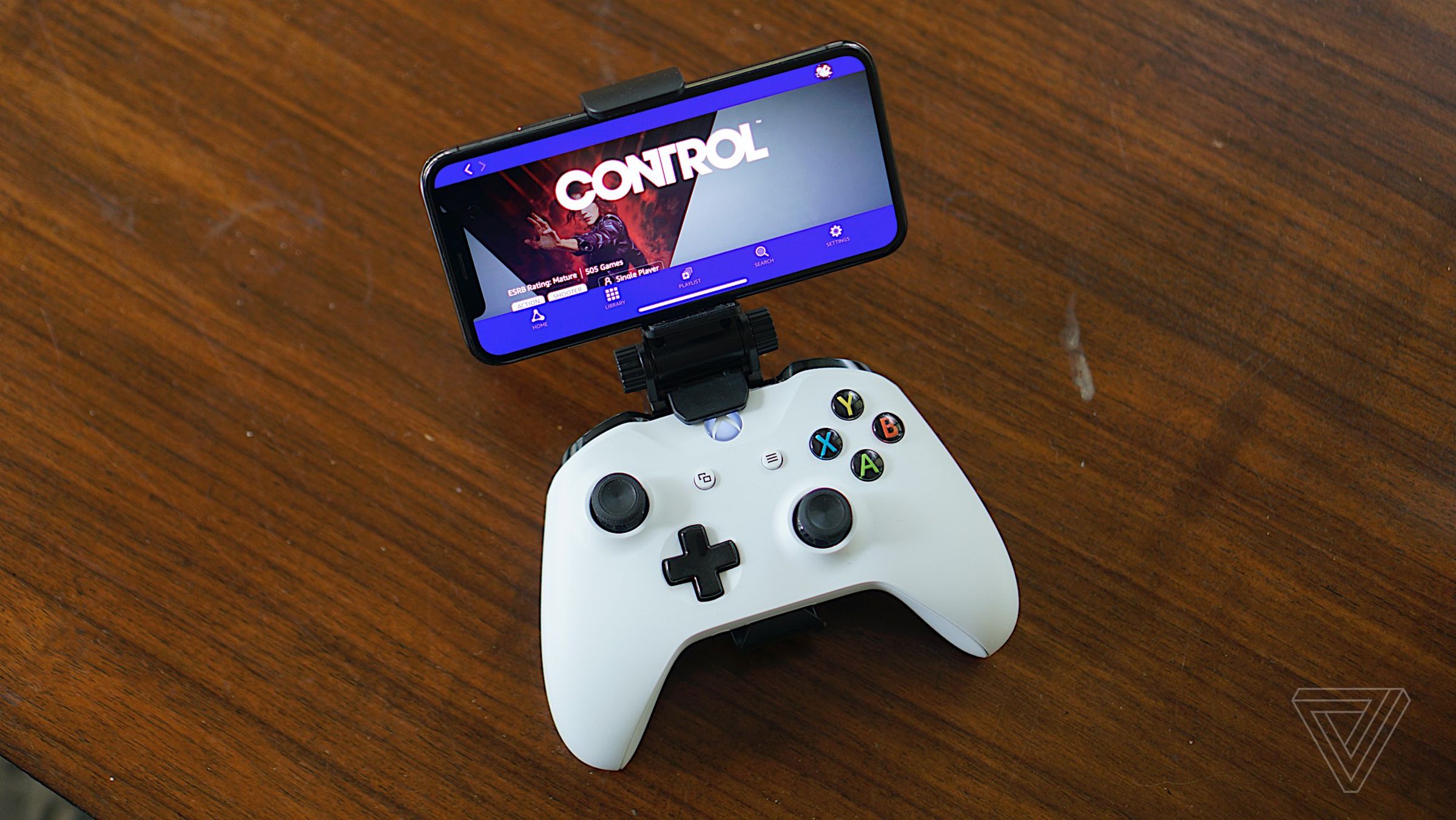 Luna works on iOS devices with a variety of Bluetooth controllers.