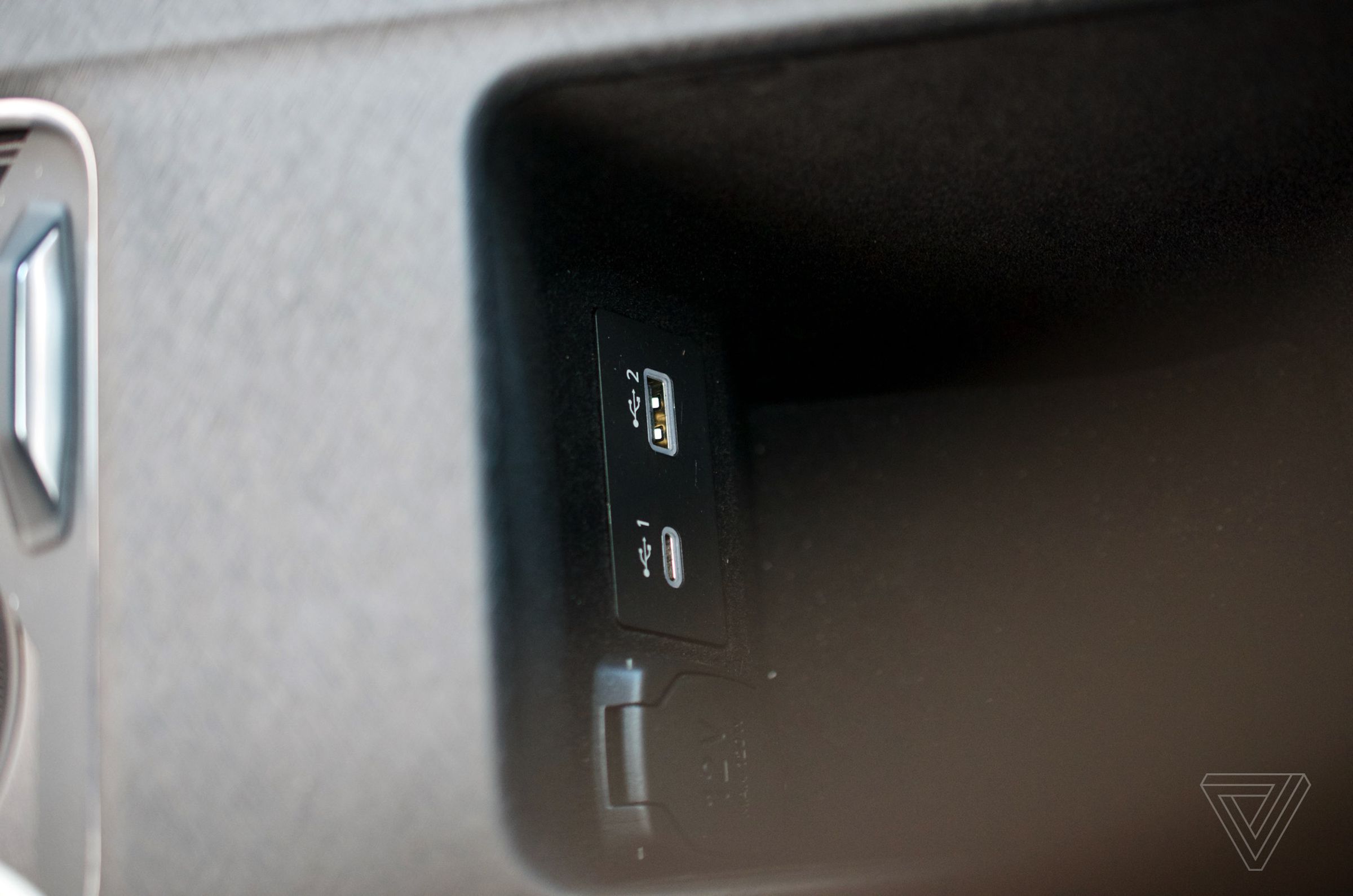<em>Lynk &amp; Co 01: USB-A and USB-C next to 12V socket up front.</em>