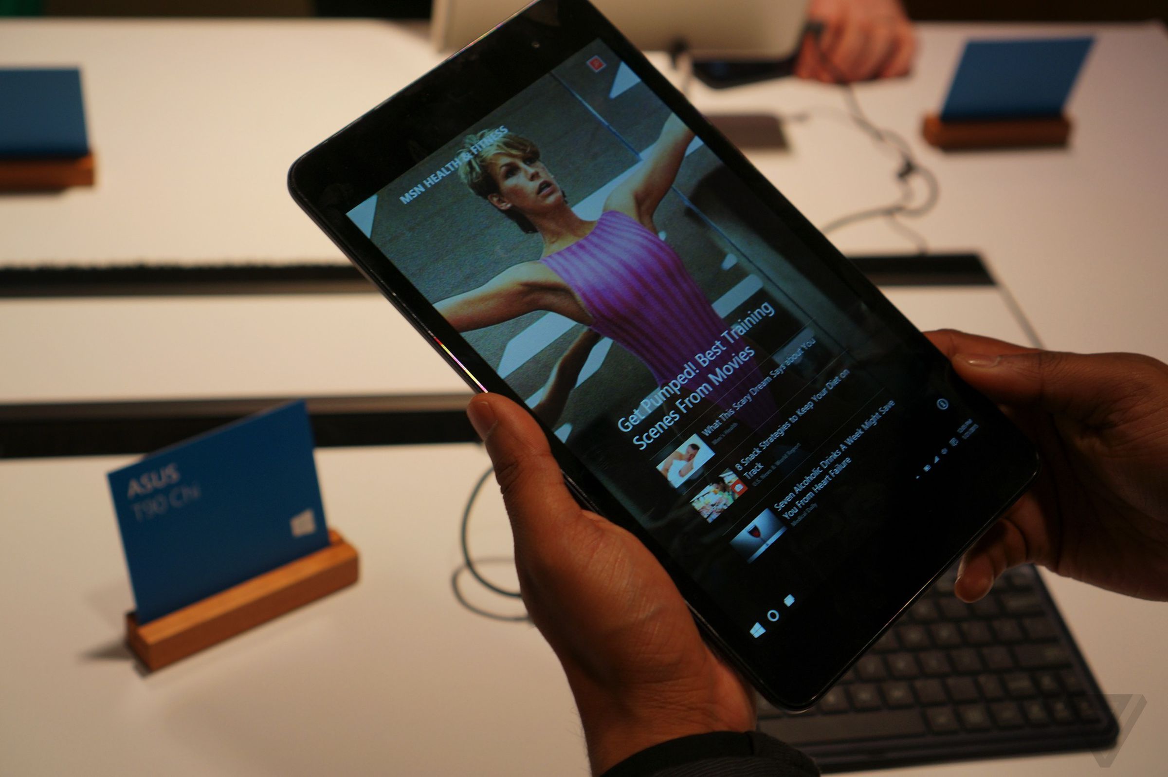 Windows 10 tablet hands-on photos