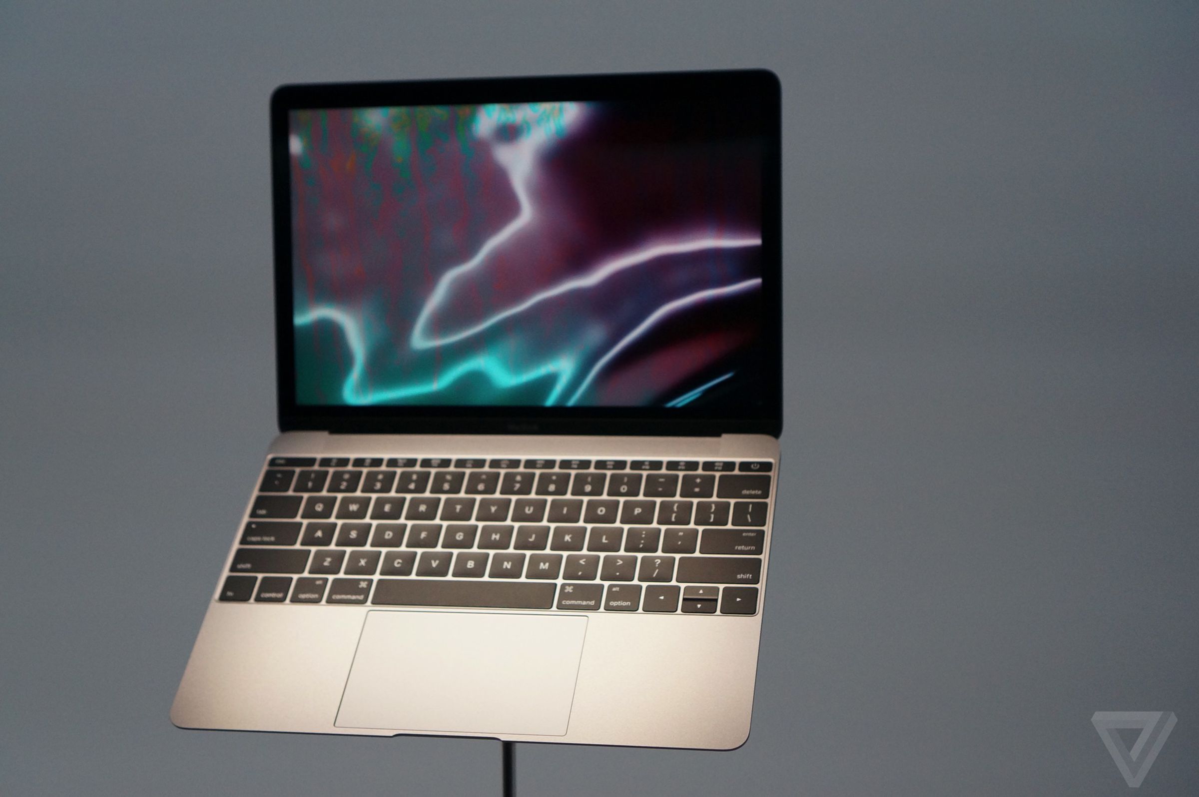 The new Macbook with Retina Display hands-on photos