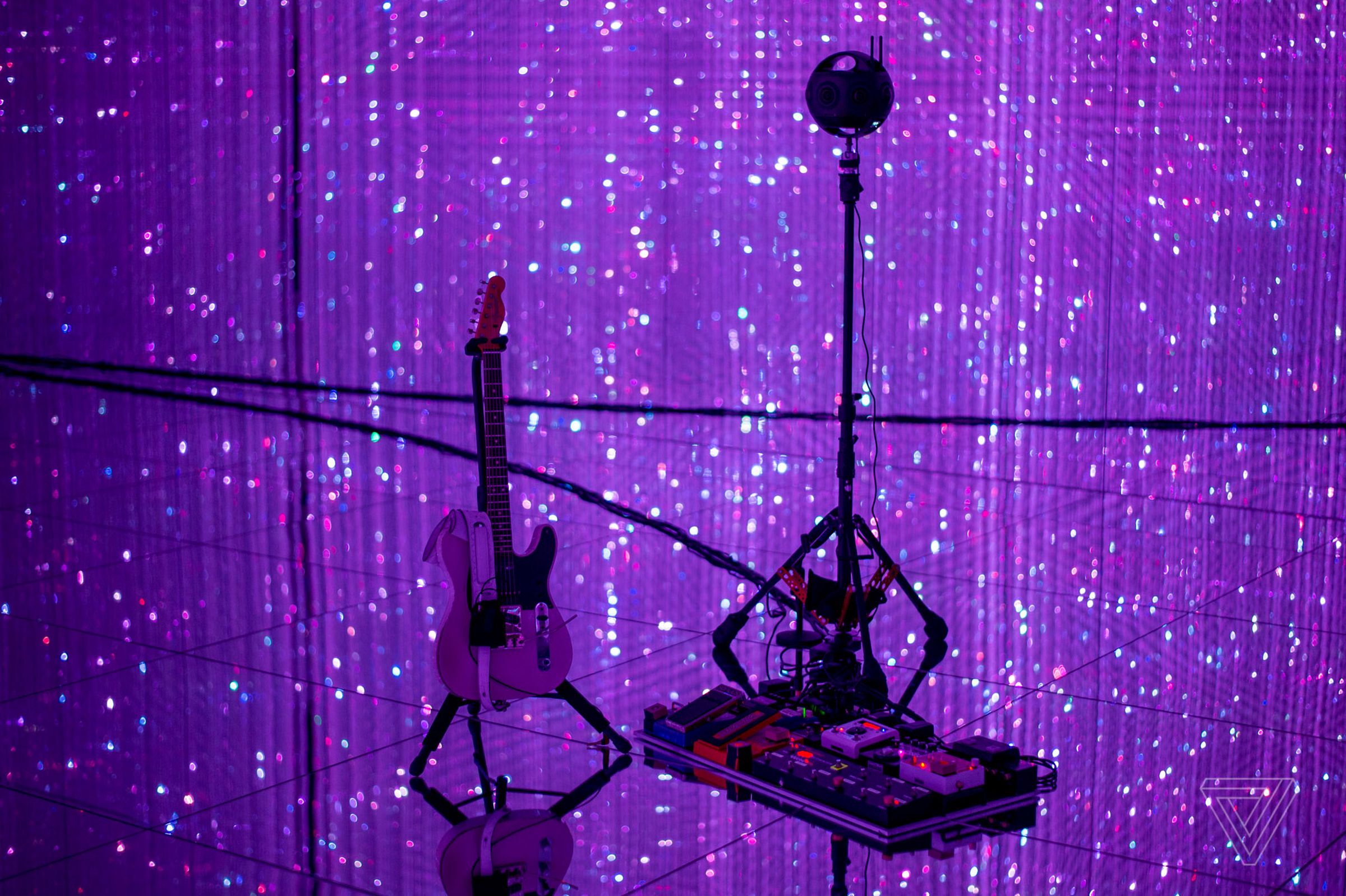 Miyavi’s guitar, pedals, and 360-degree camera setup.