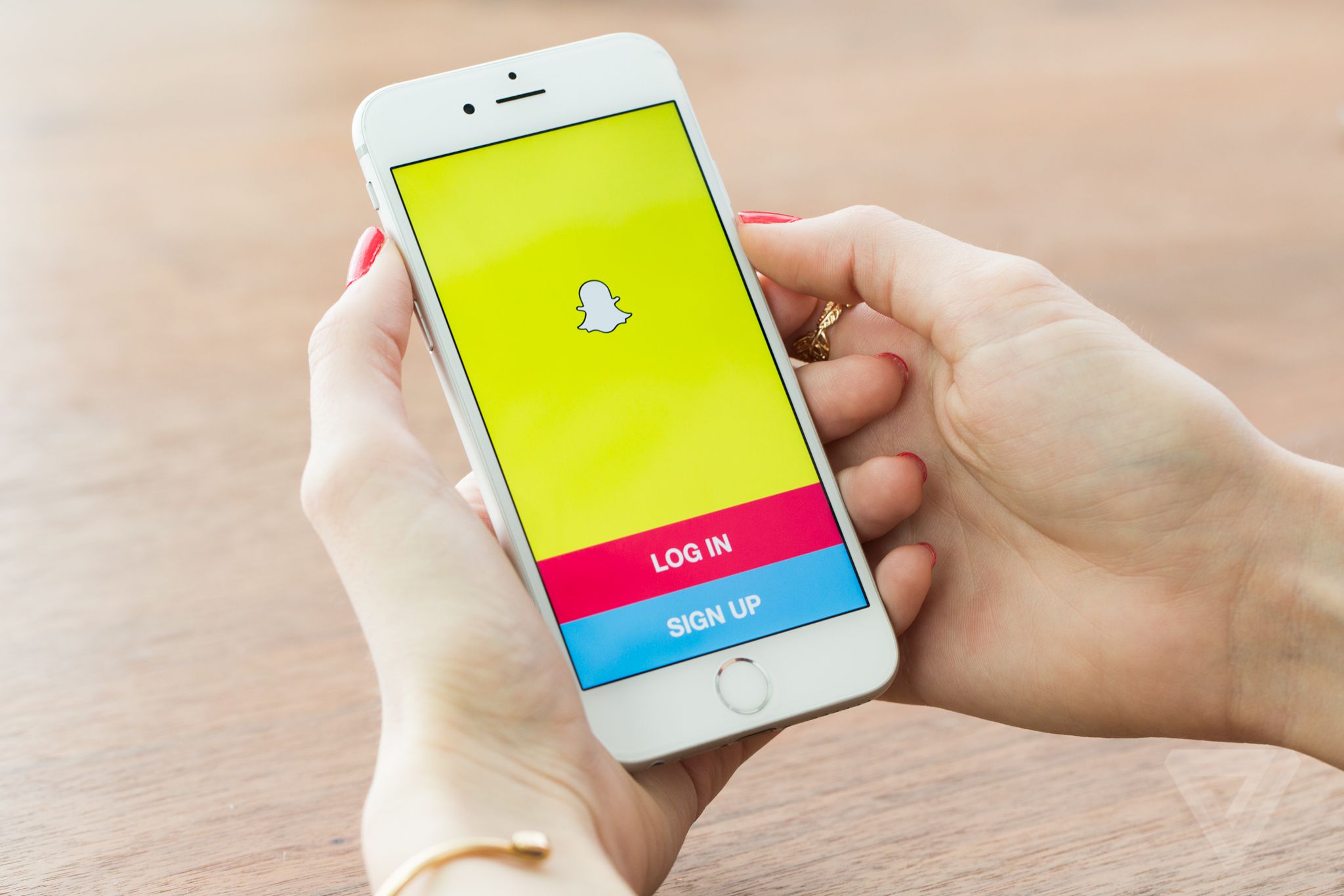 Snapchat S Biggest Threat Is Its Own Design The Verge