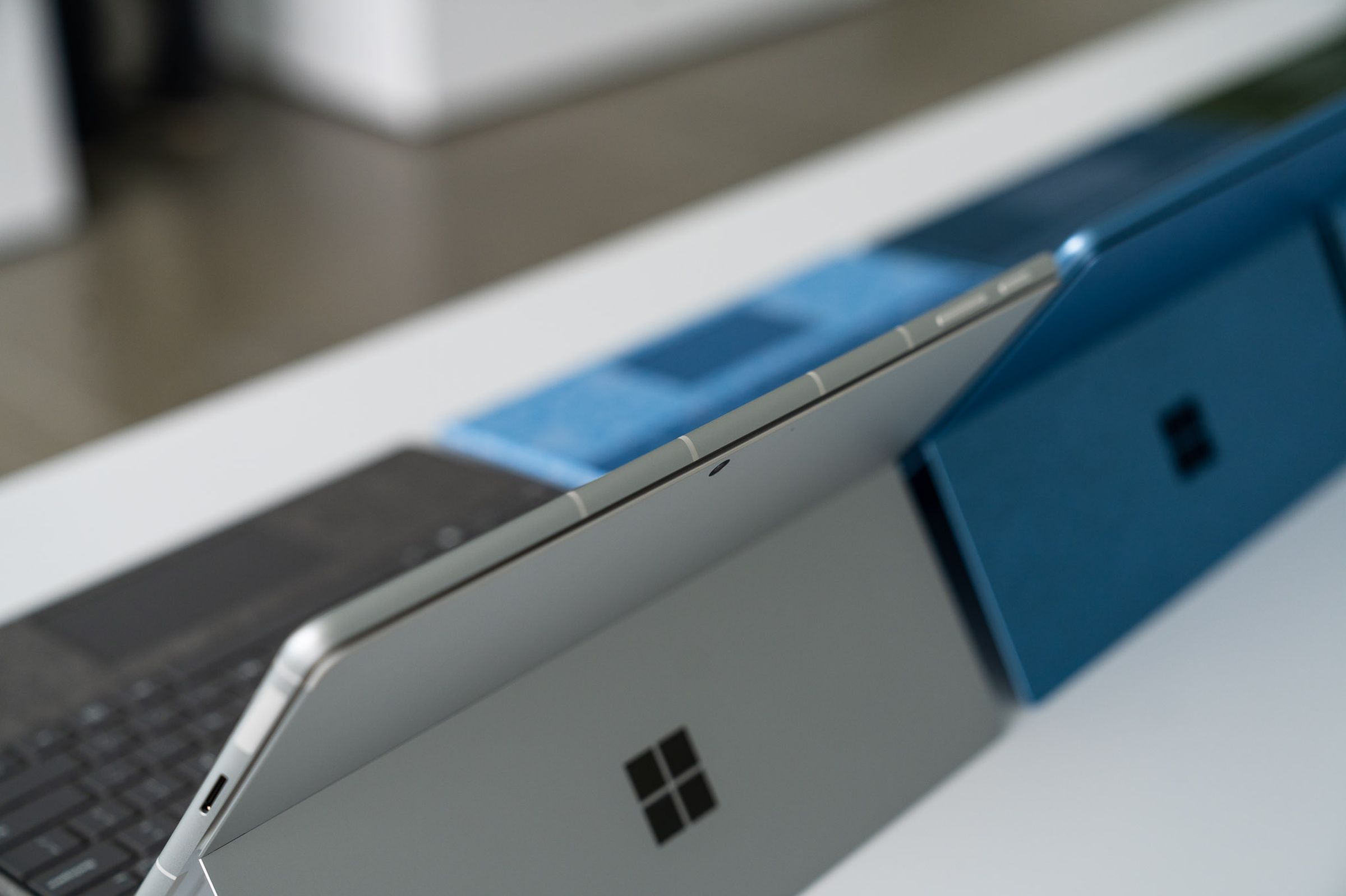 <em>New Surface Pro 9 color options.</em>