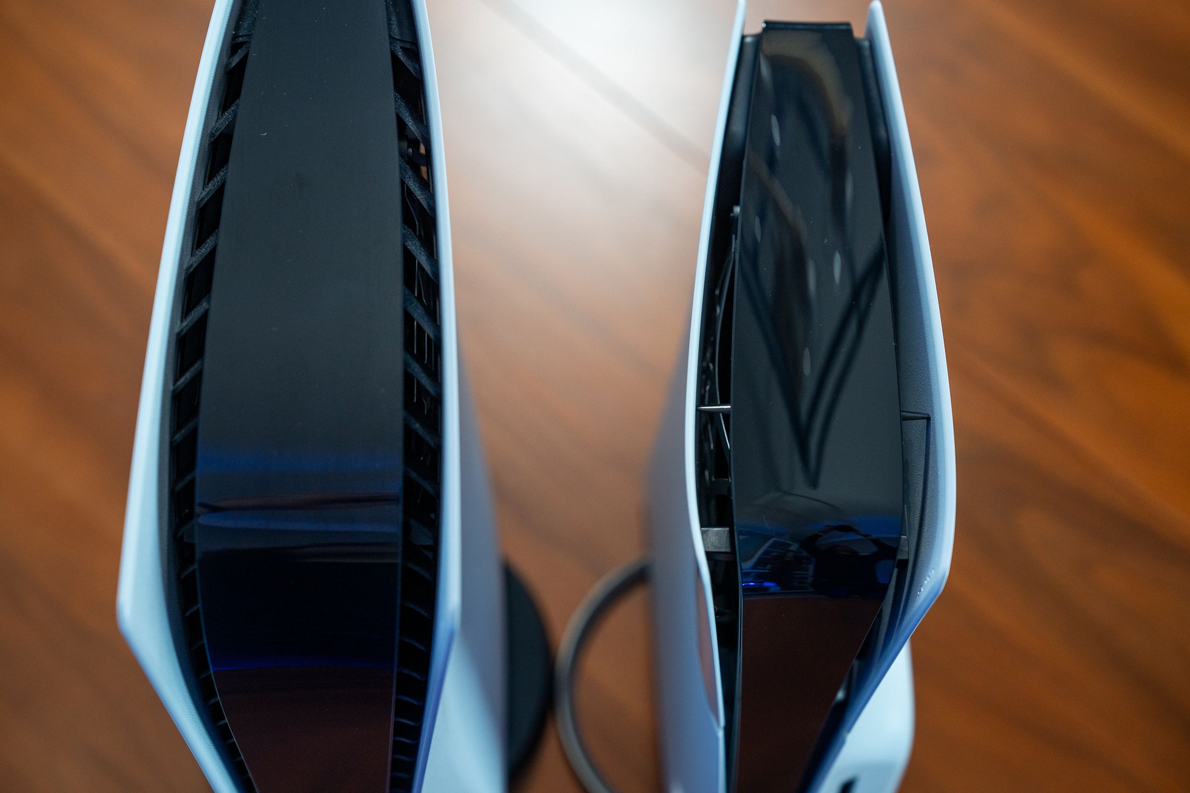 <em>The slim PS5’s vent gaps look a bit unfinished compared to the original’s ribbed fins.</em>