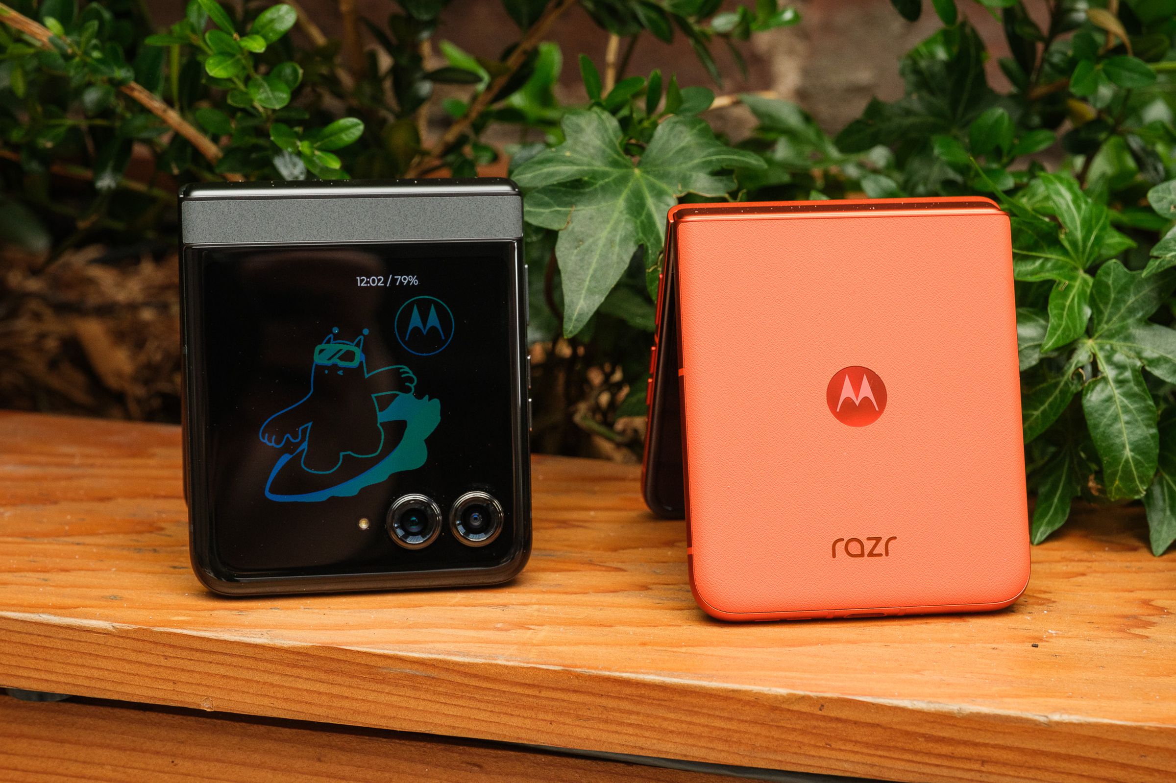 A hands-on photo of Motorola’s 2024 Razr / Razr Plus.