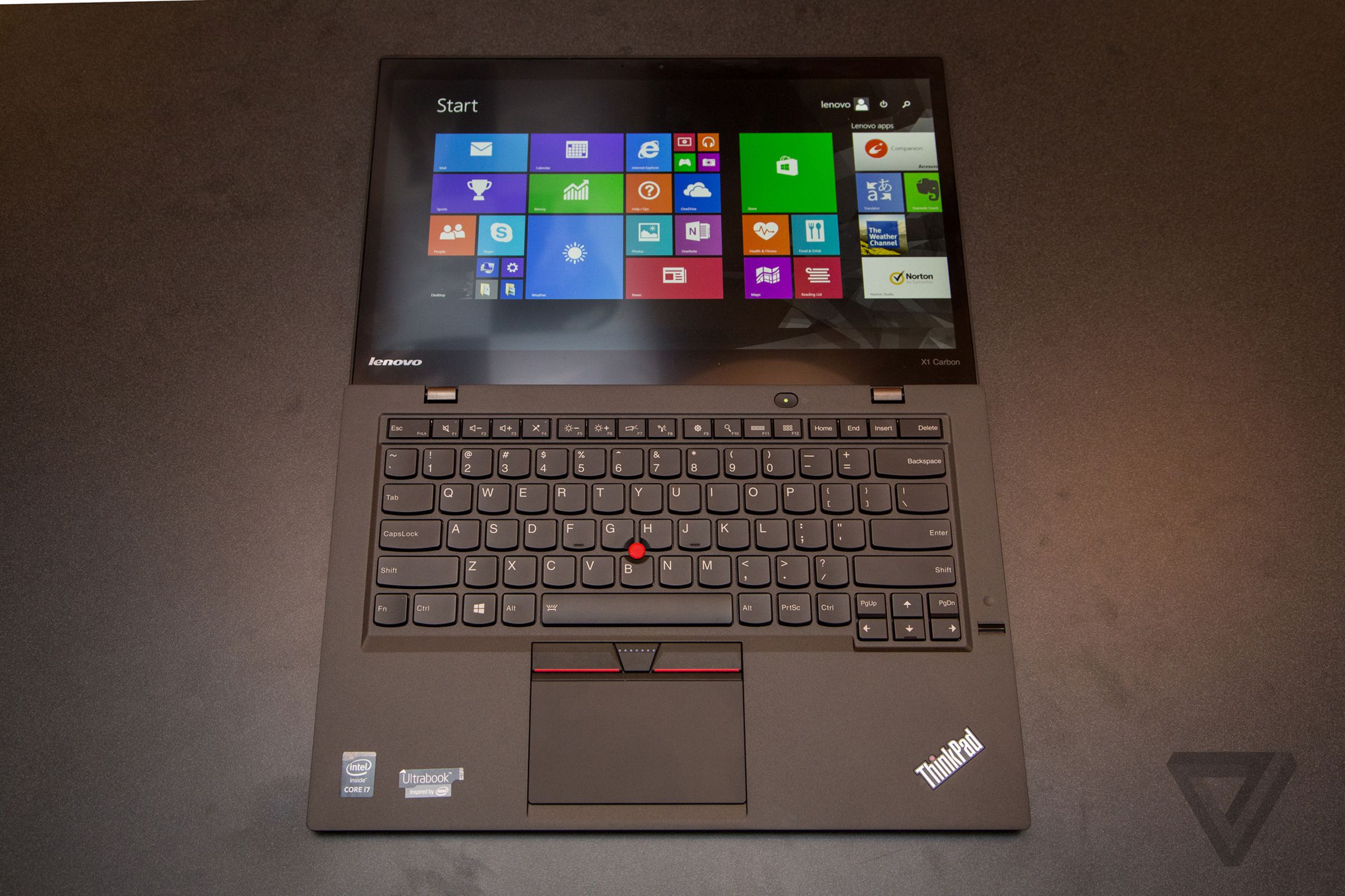 Lenovo ThinkPad X1 Carbon in photos