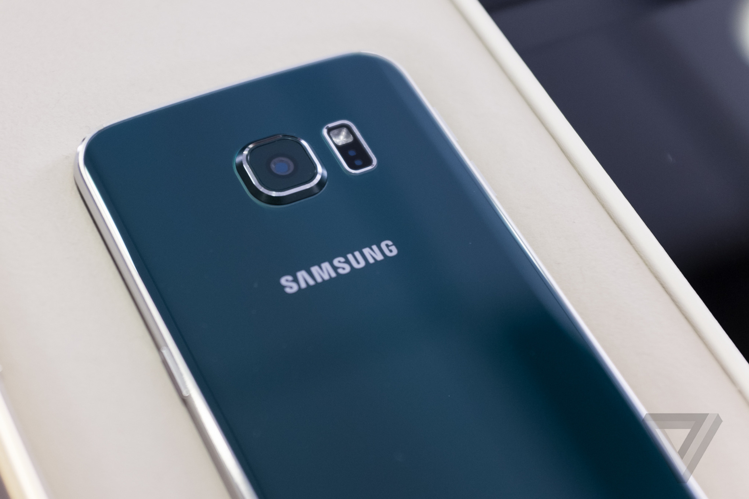 Samsung Galaxy S6 and S6 Edge photos