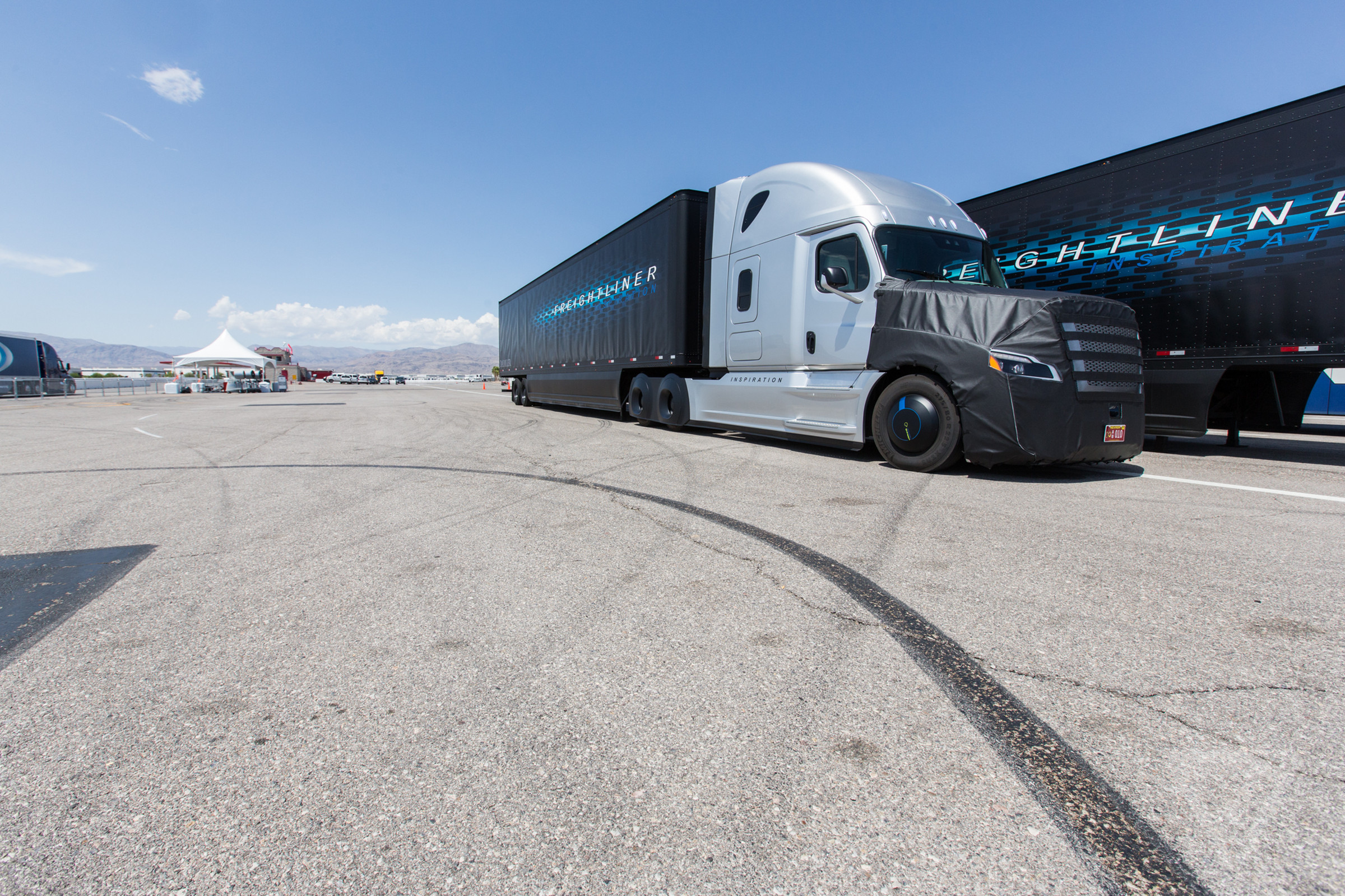 Freightliner self-driving big rig in photos