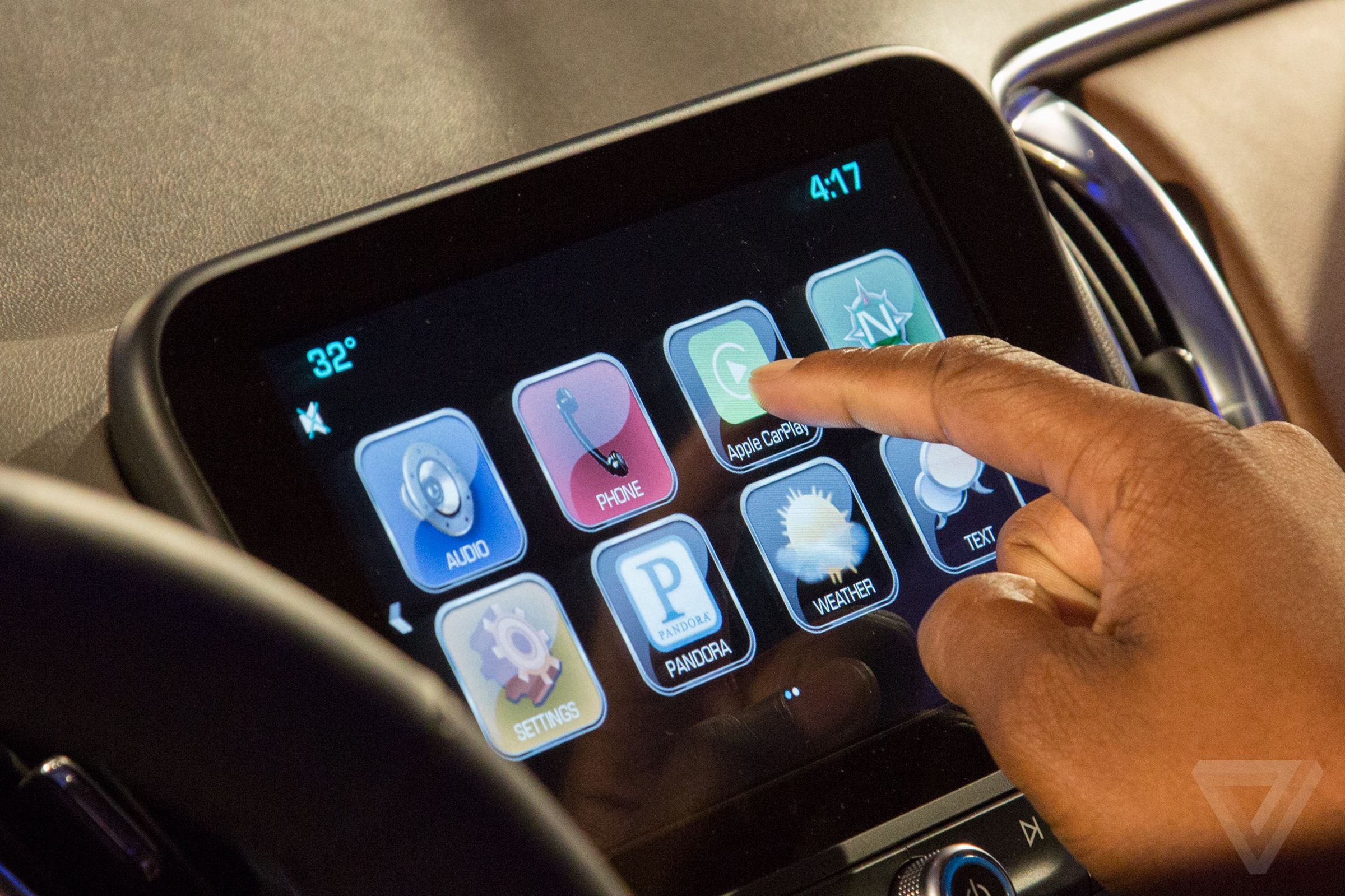 Chevrolet CarPlay and Android Auto hands-on photos