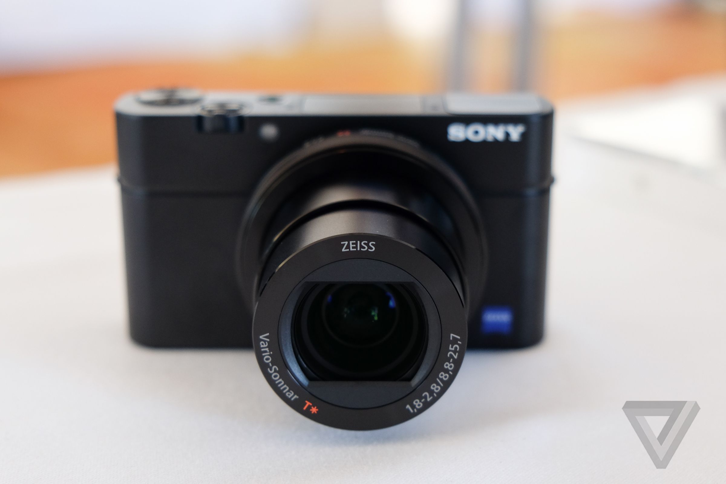 Sony RX100 IV, RX10 II, and A7R II pictures