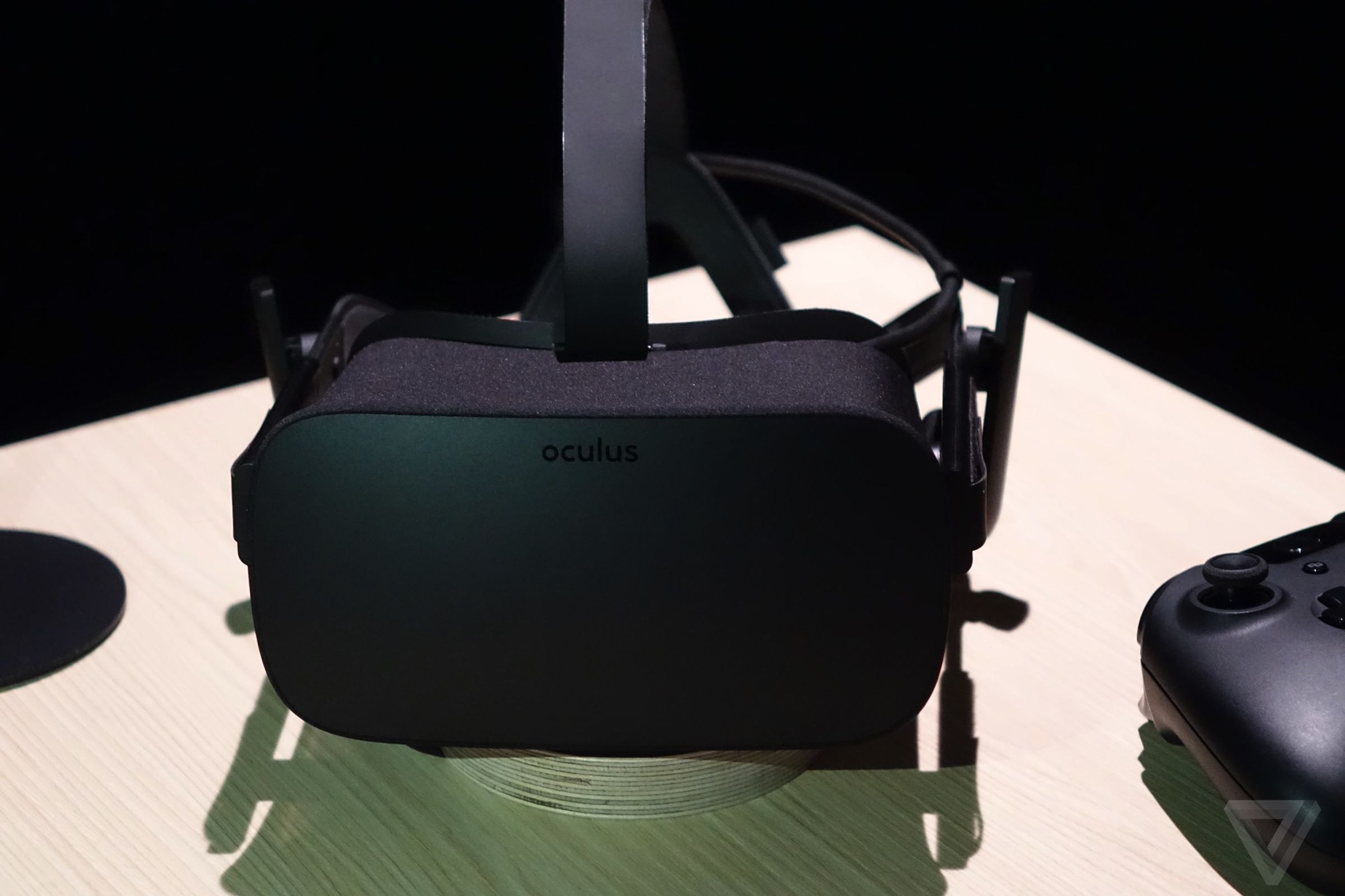 Up close with the Oculus Rift and Oculus Touch