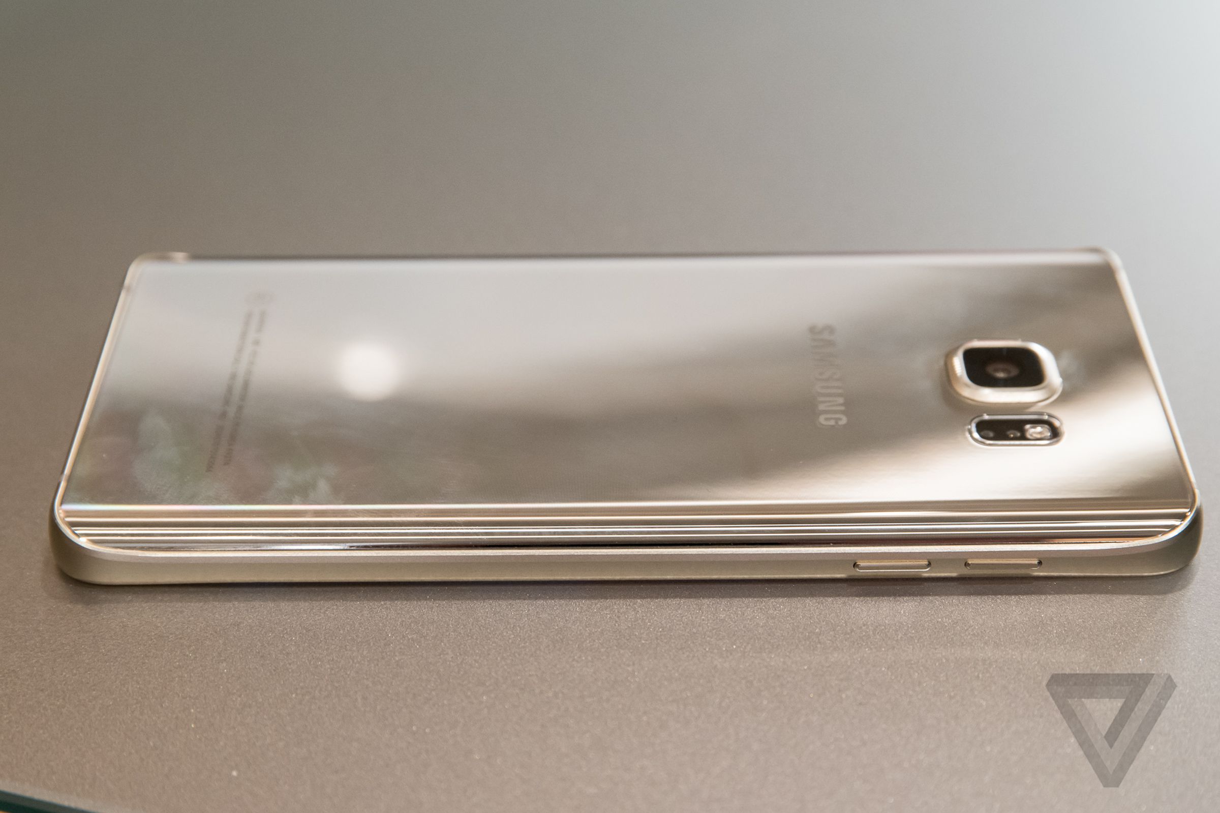 Samsung Galaxy Note 5 hands-on images