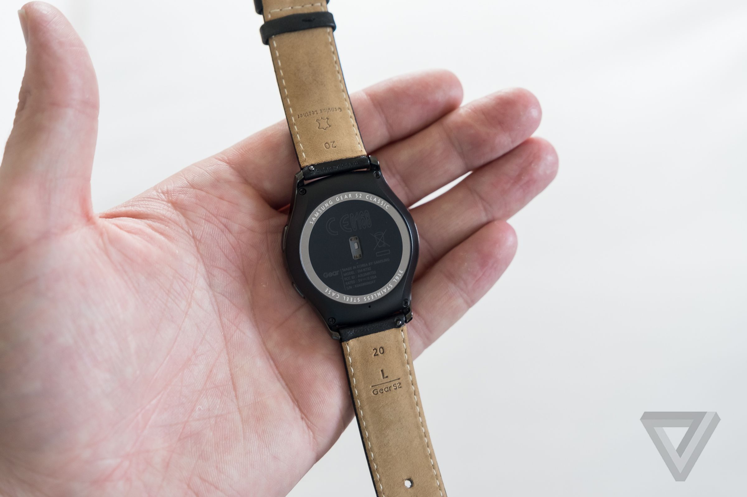 Samsung Gear S2 hands-on images