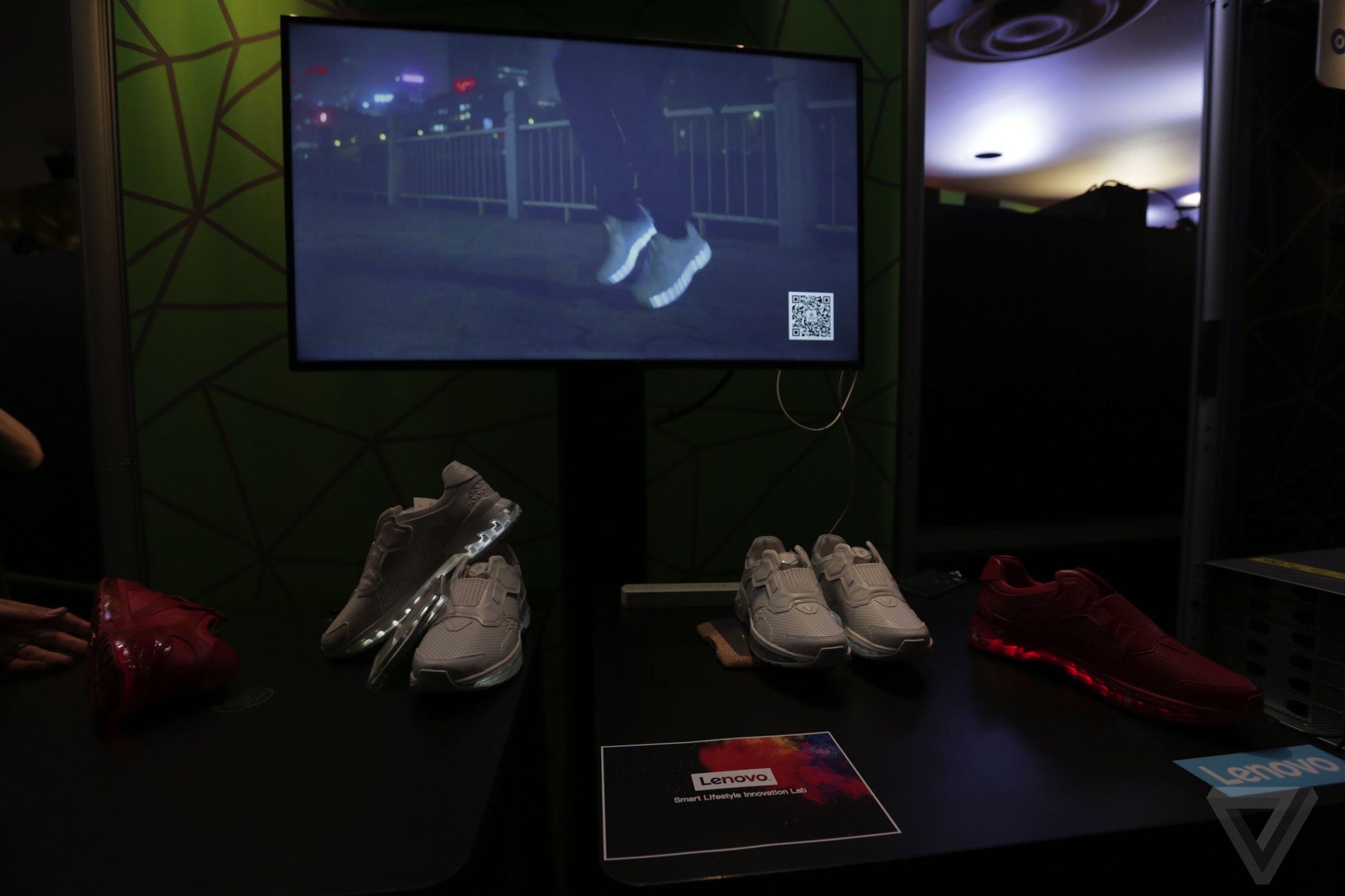 Lenovo's smart running shoe at Tech World 2016
