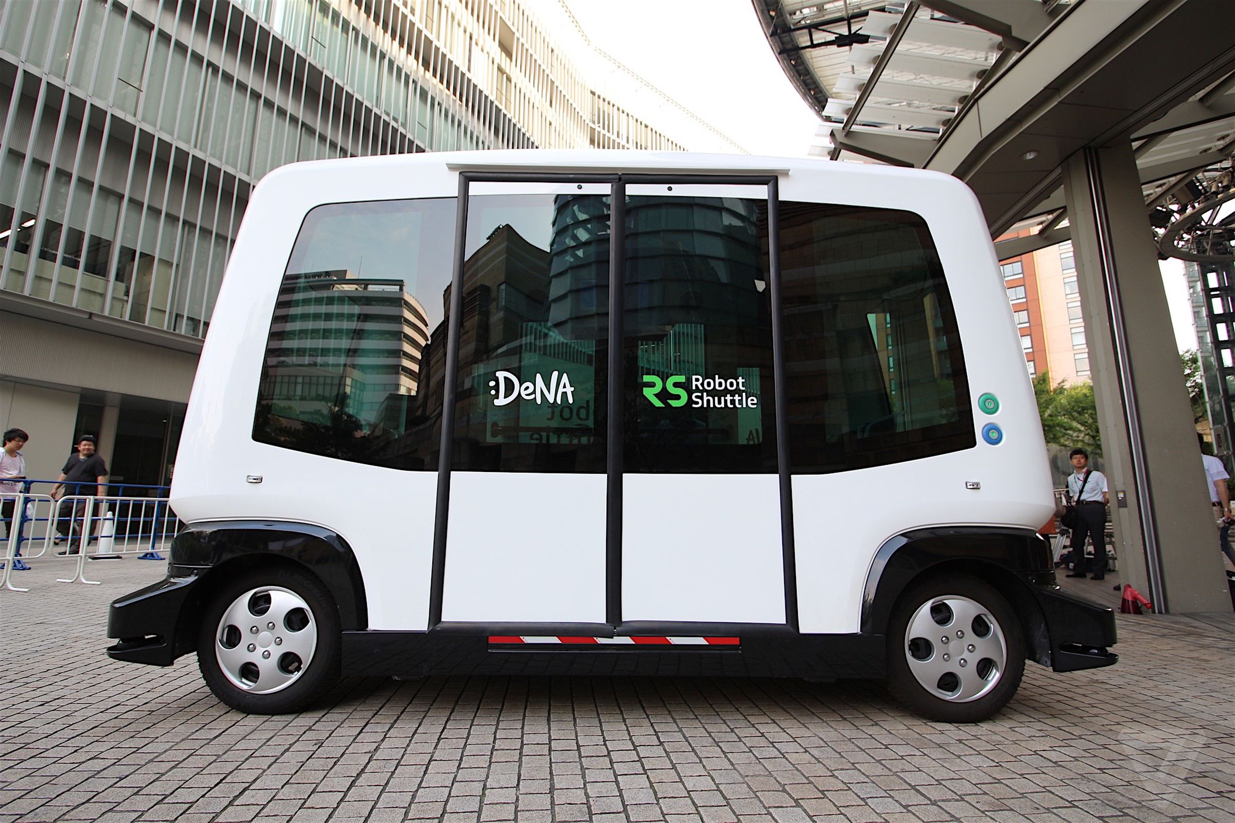DeNA Robot Shuttle self-driving bus photos